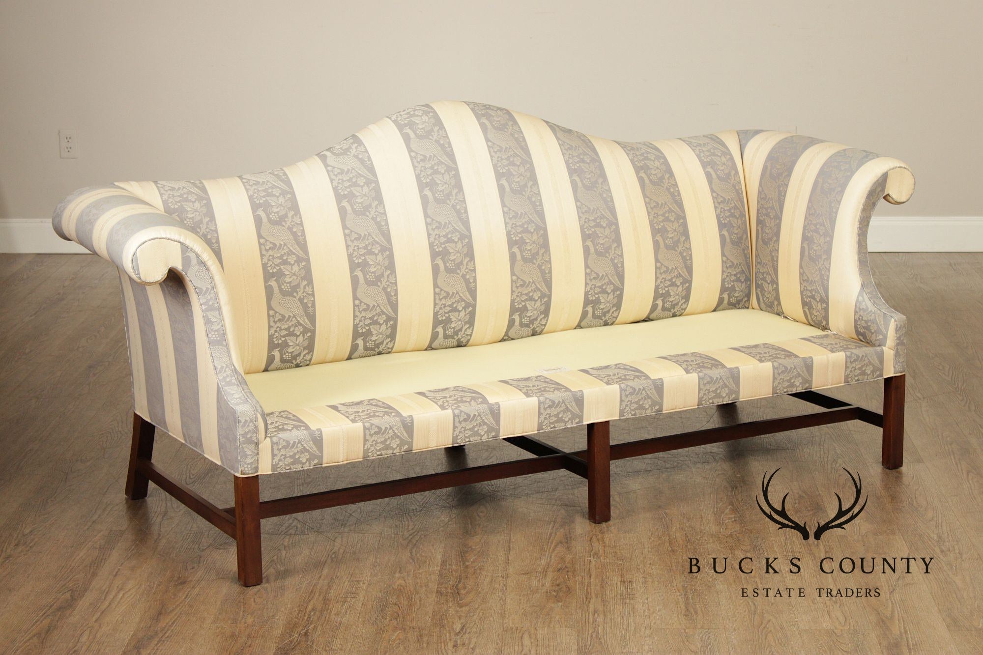 Kittinger Williamsburg Chippendale Style Mahogany Camelback Sofa