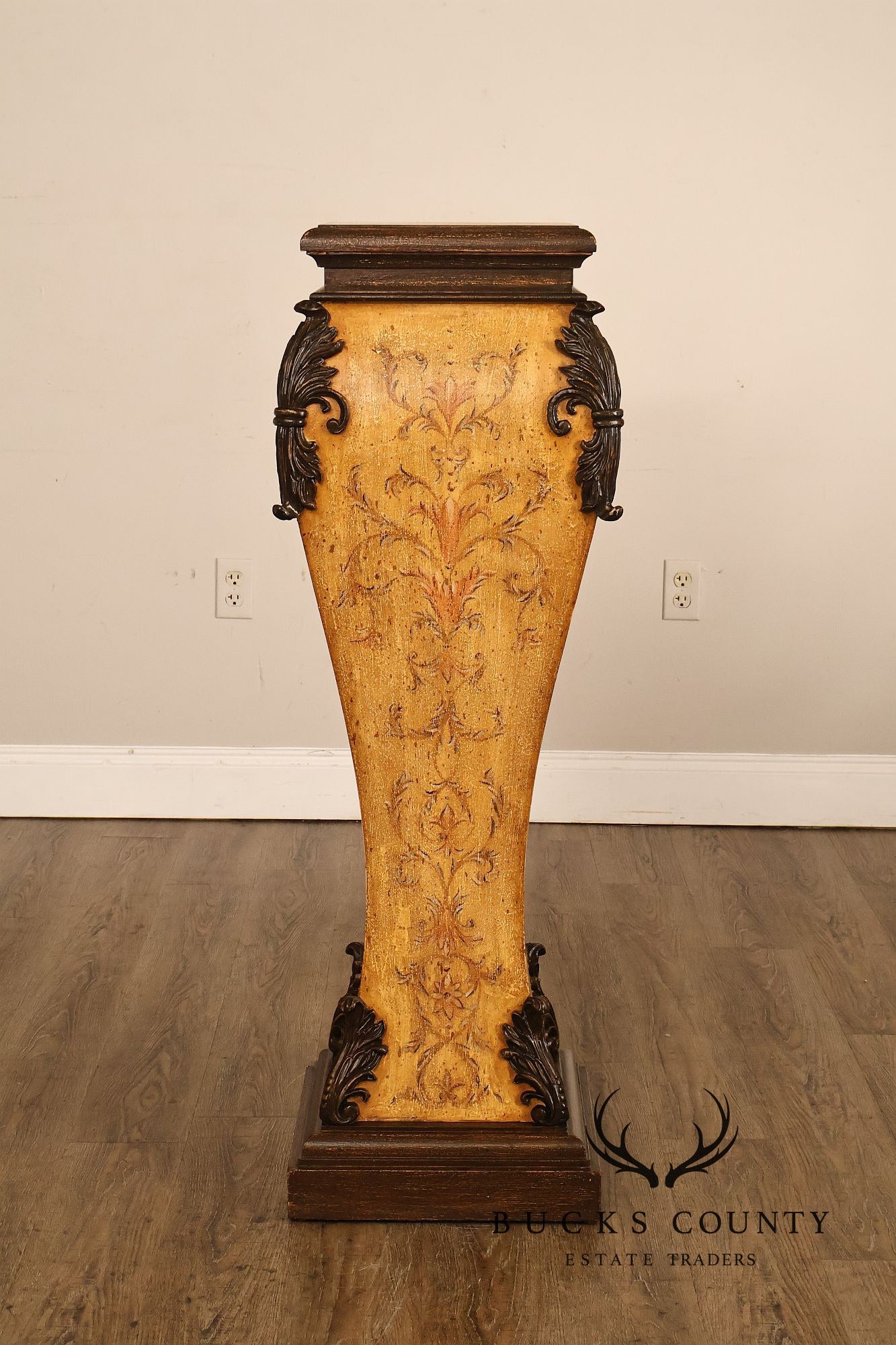 Neoclassical Style Pair Of Painted Pedestal Stands With Acanthus Leaf Decoration