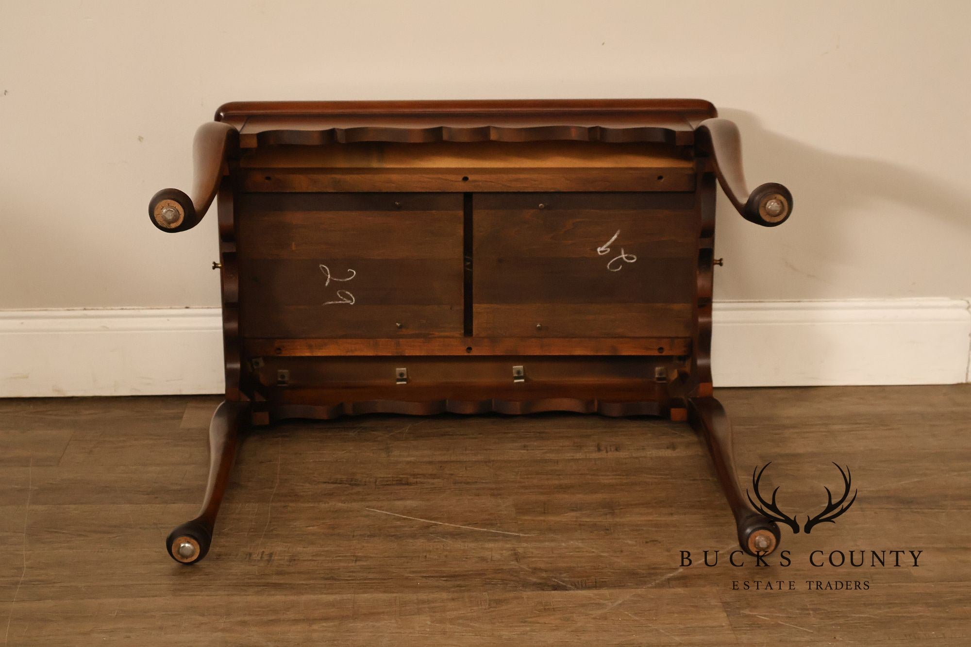 Statton Queen Anne Style Cherry Tea Table