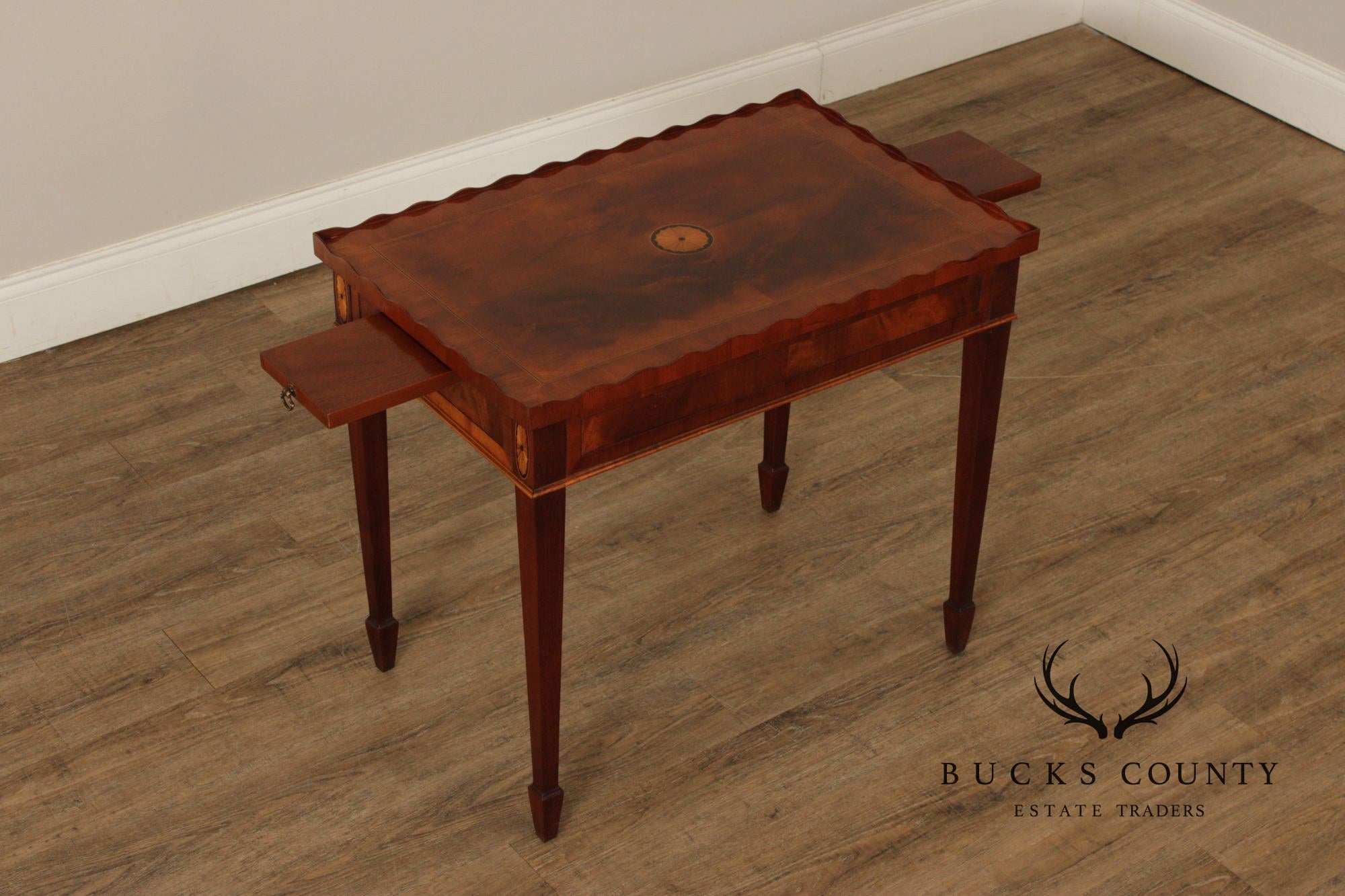 Hekman Federal Style Inlaid Mahogany And Yew Wood Side Table