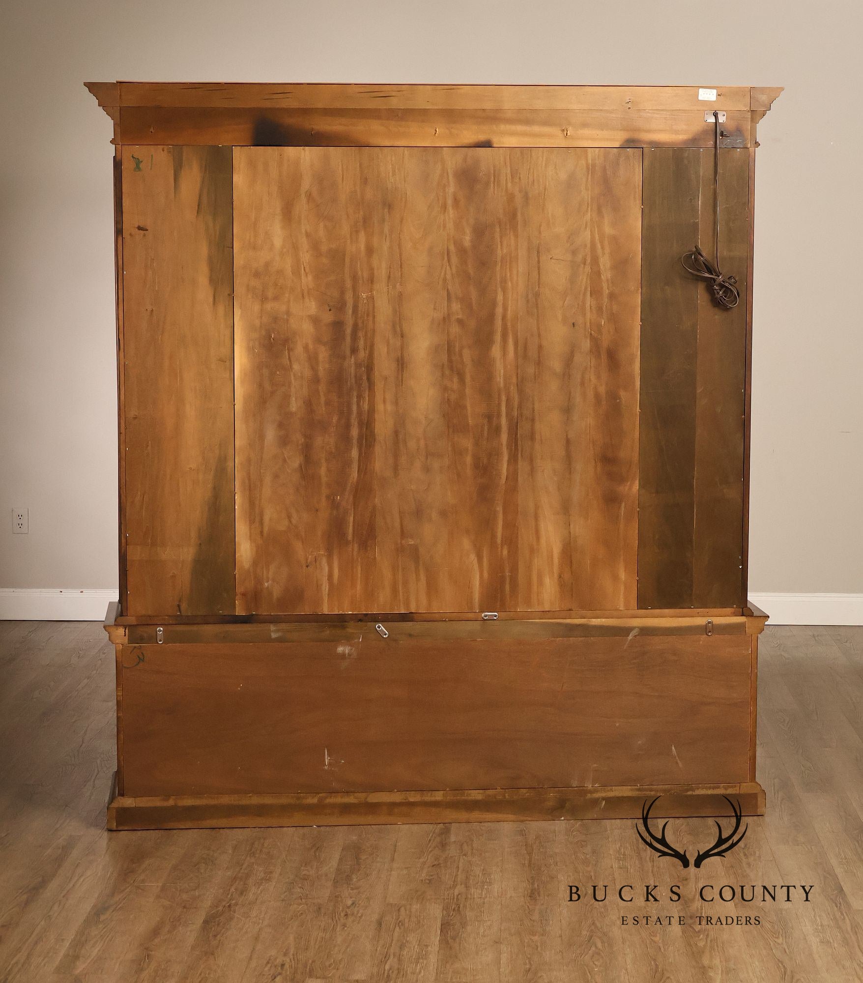 Henredon Furniture Georgian Style Mahogany Breakfront