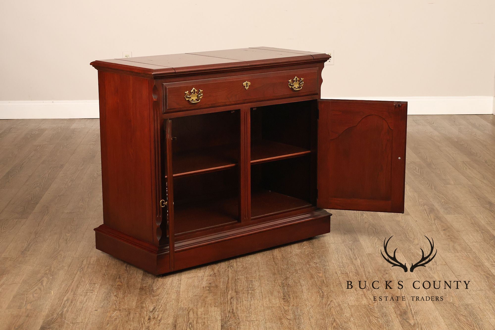 Pennsylvania House Traditional Cherry Flip Top Server