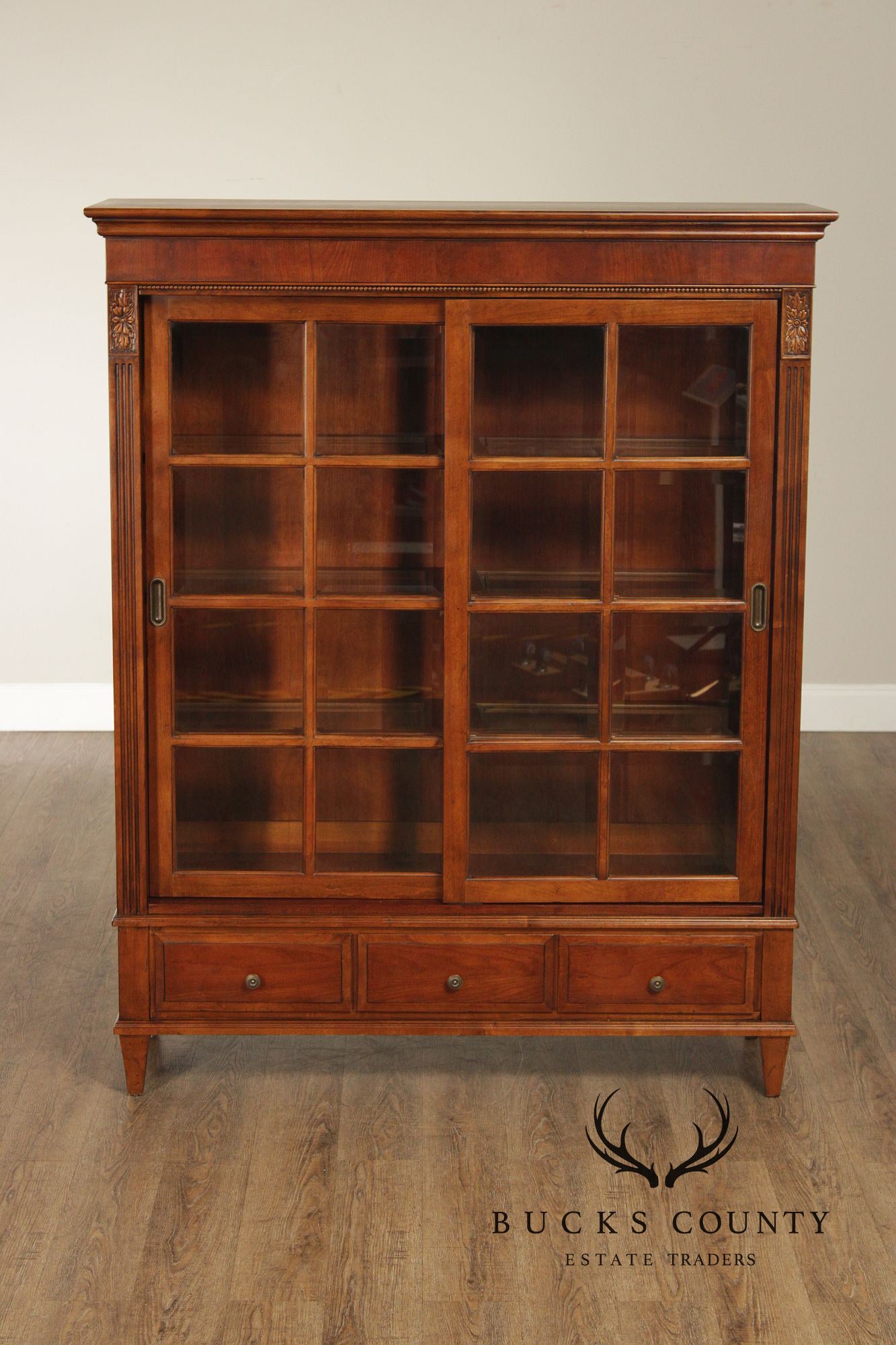 Ethan Allen Traditional Style Lighted Sliding Door Bookcase Display Cabinet