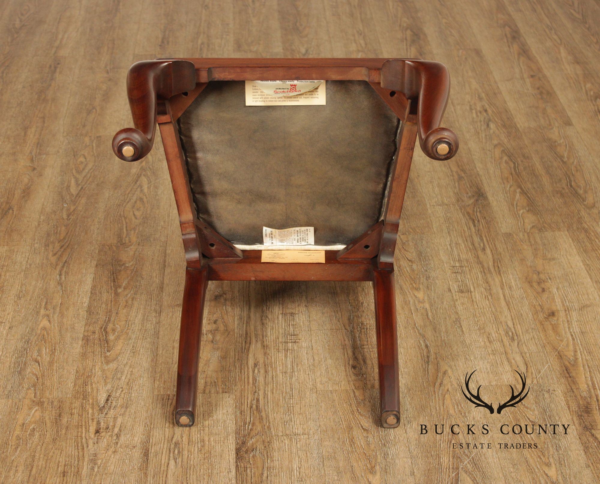 Henkel Harris Queen Anne Style Set of Eight Mahogany Dining Chairs