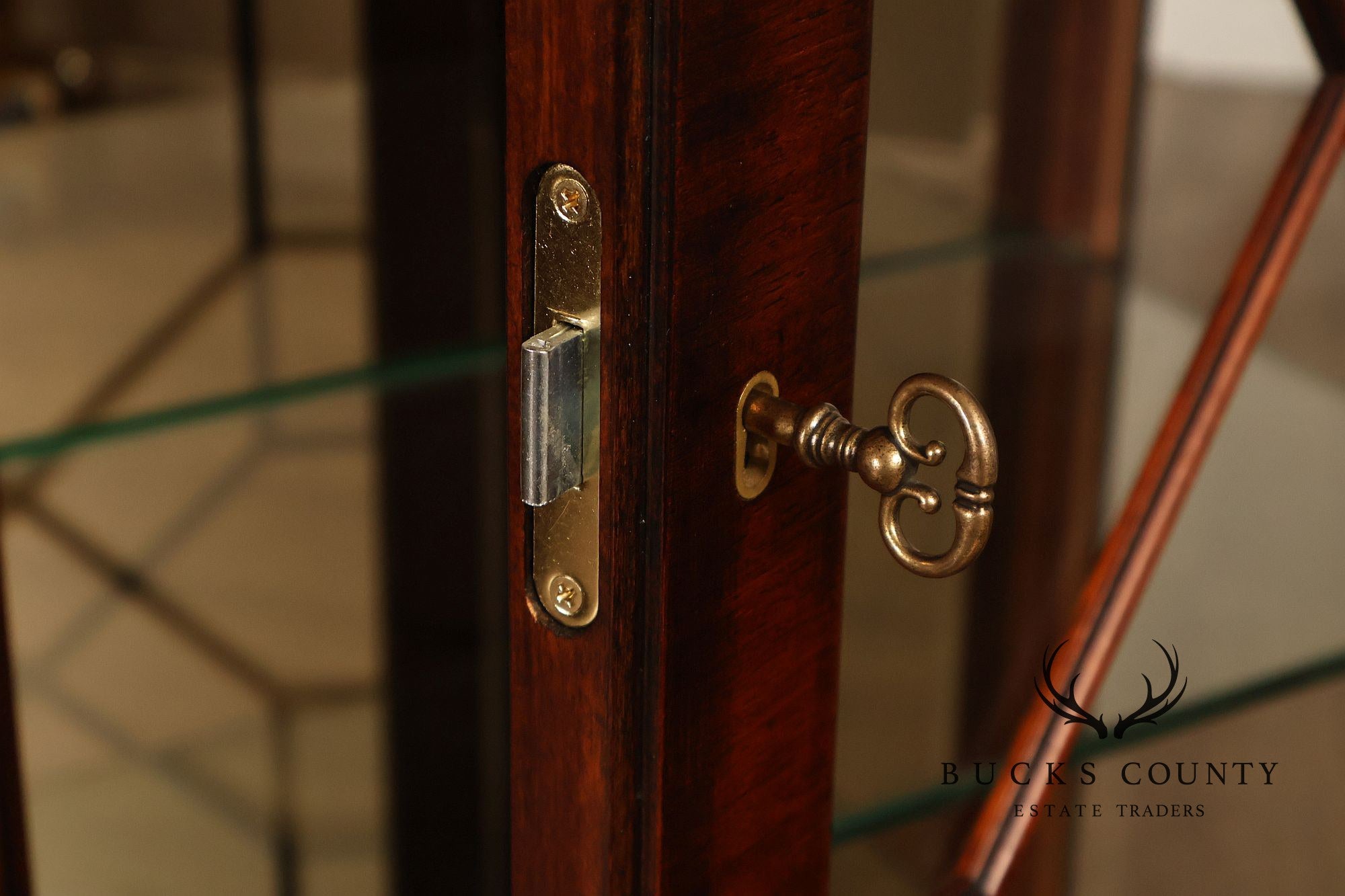 Henredon Neoclassical Style Mahogany Display Case