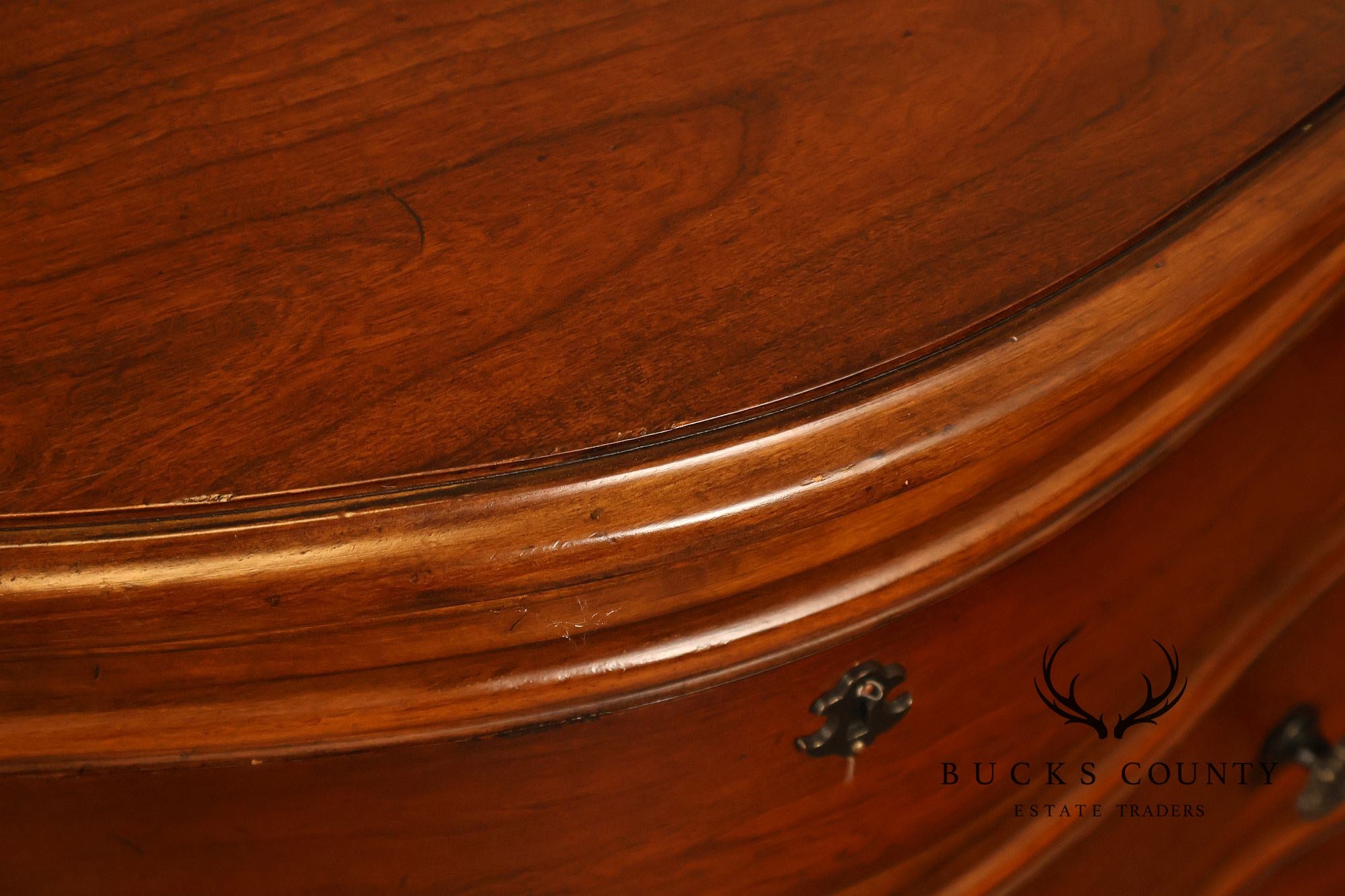 Ethan Allen 'Tuscany' Pair of Bedside Chests Nightstands
