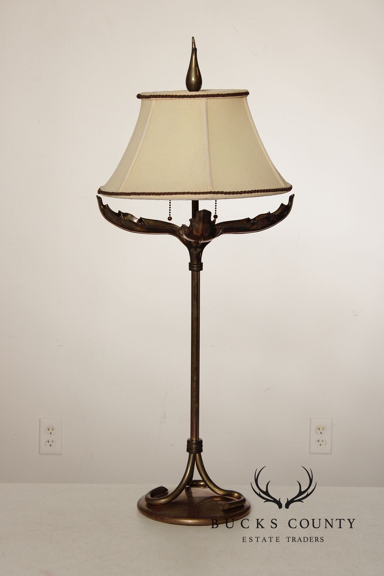 Vintage Chapman Brass Acanthus Leaf Table Lamp