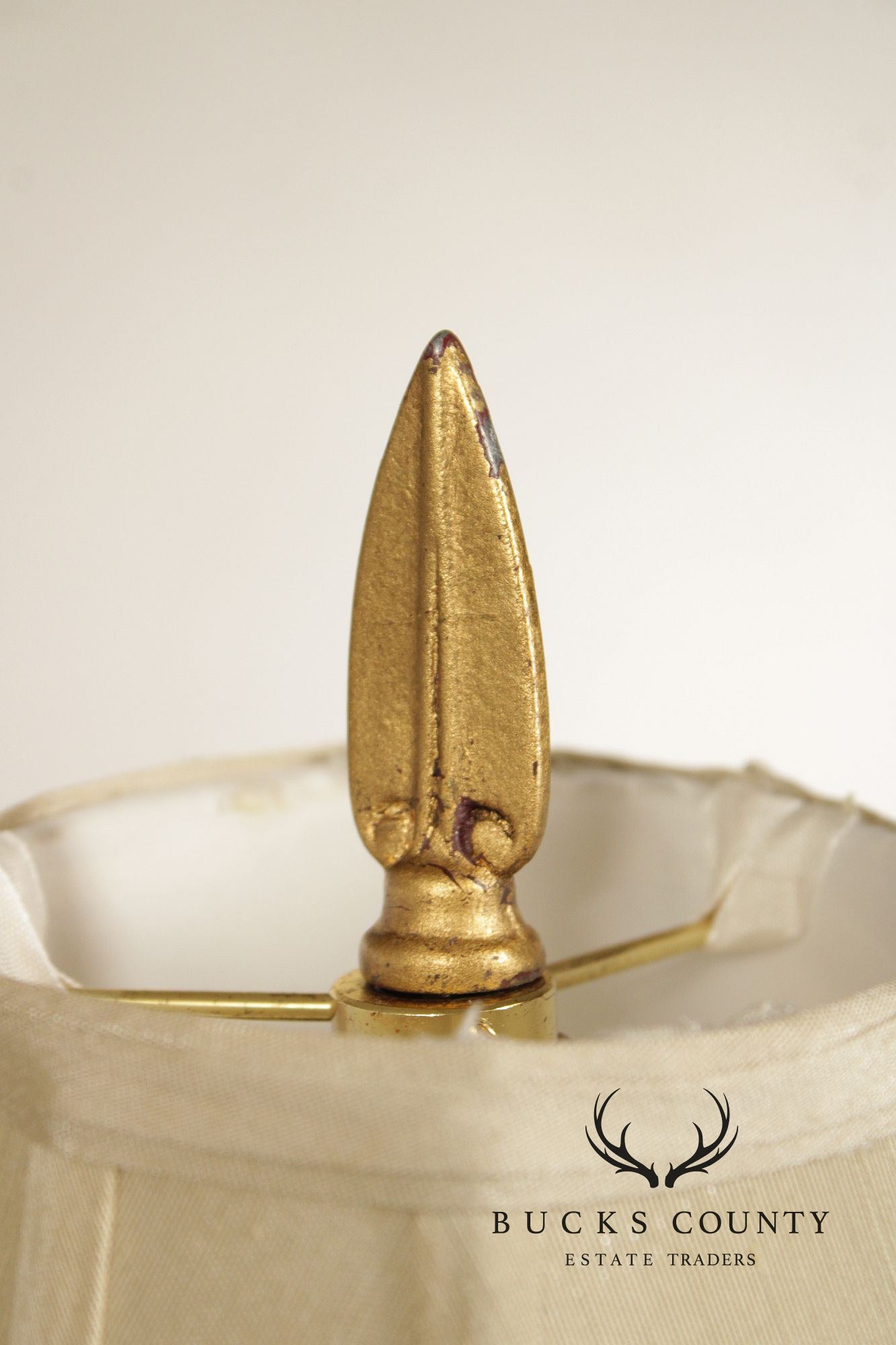 Contemporary Pineapple Table Lamp