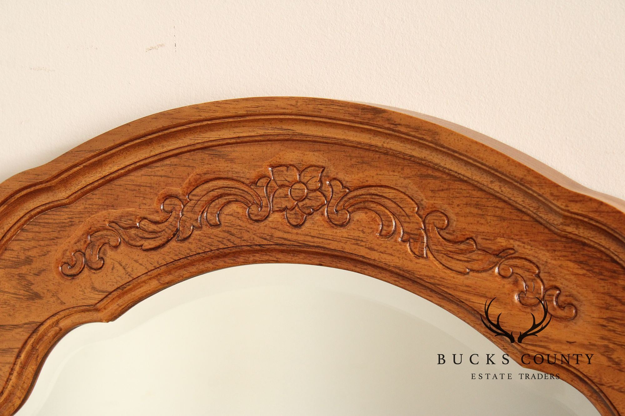 Thomasville 'Camille' French Provincial Style Tri-Fold Dresser Mirror