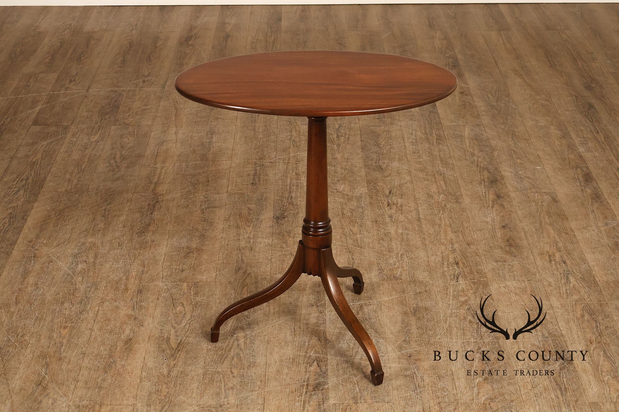 Kittinger Colonial Williamsburg Mahogany Oval Tilt Top Table