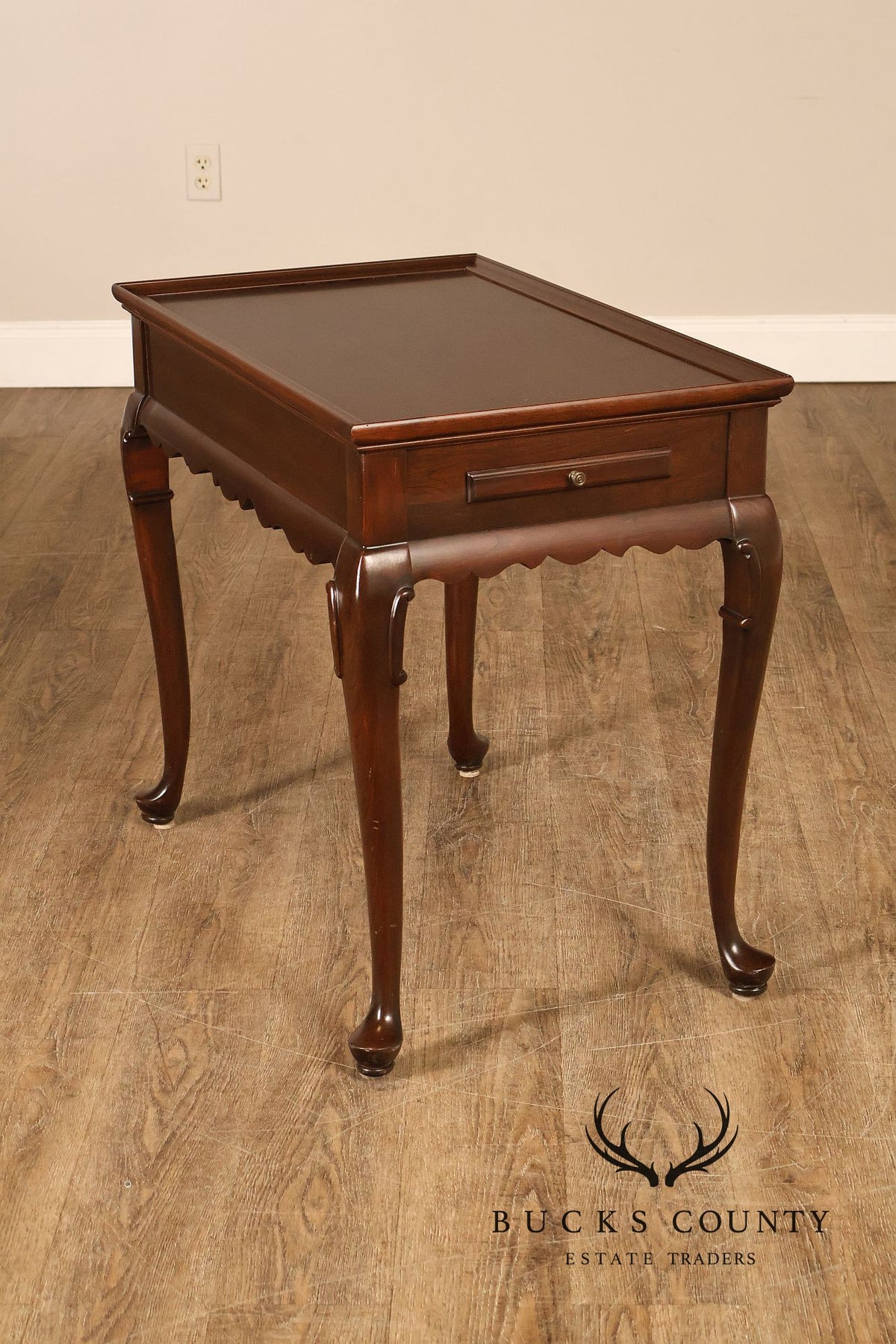 Ethan Allen Georgian Court Cherry Queen Anne Side Table With Pull-Out Slides