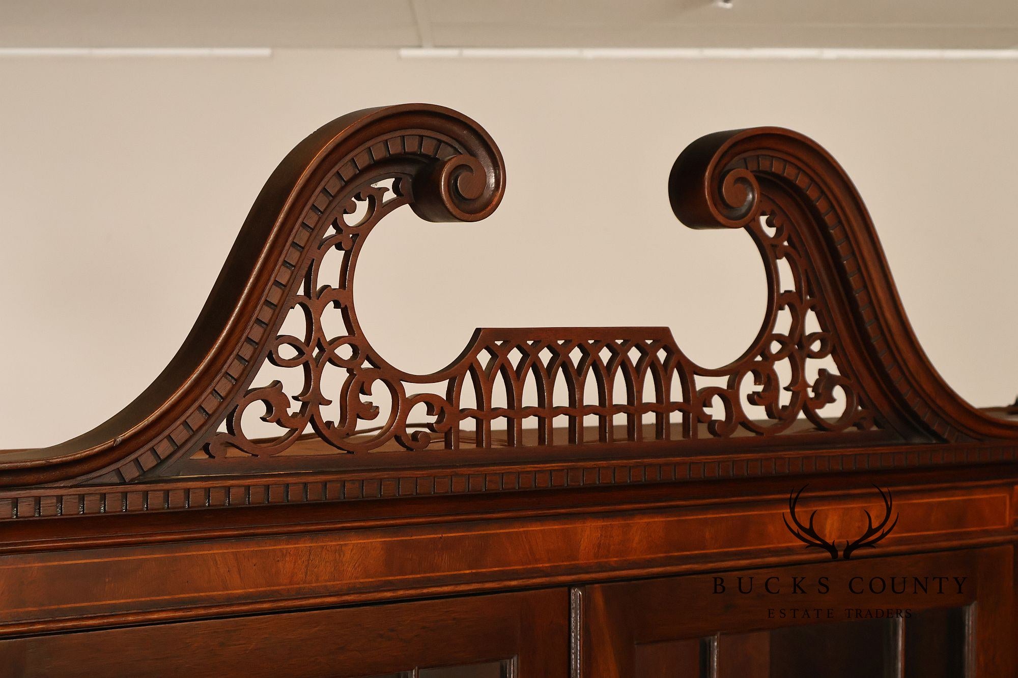 Baker Furniture Georgian Style Vintage Mahogany Breakfront Bookcase