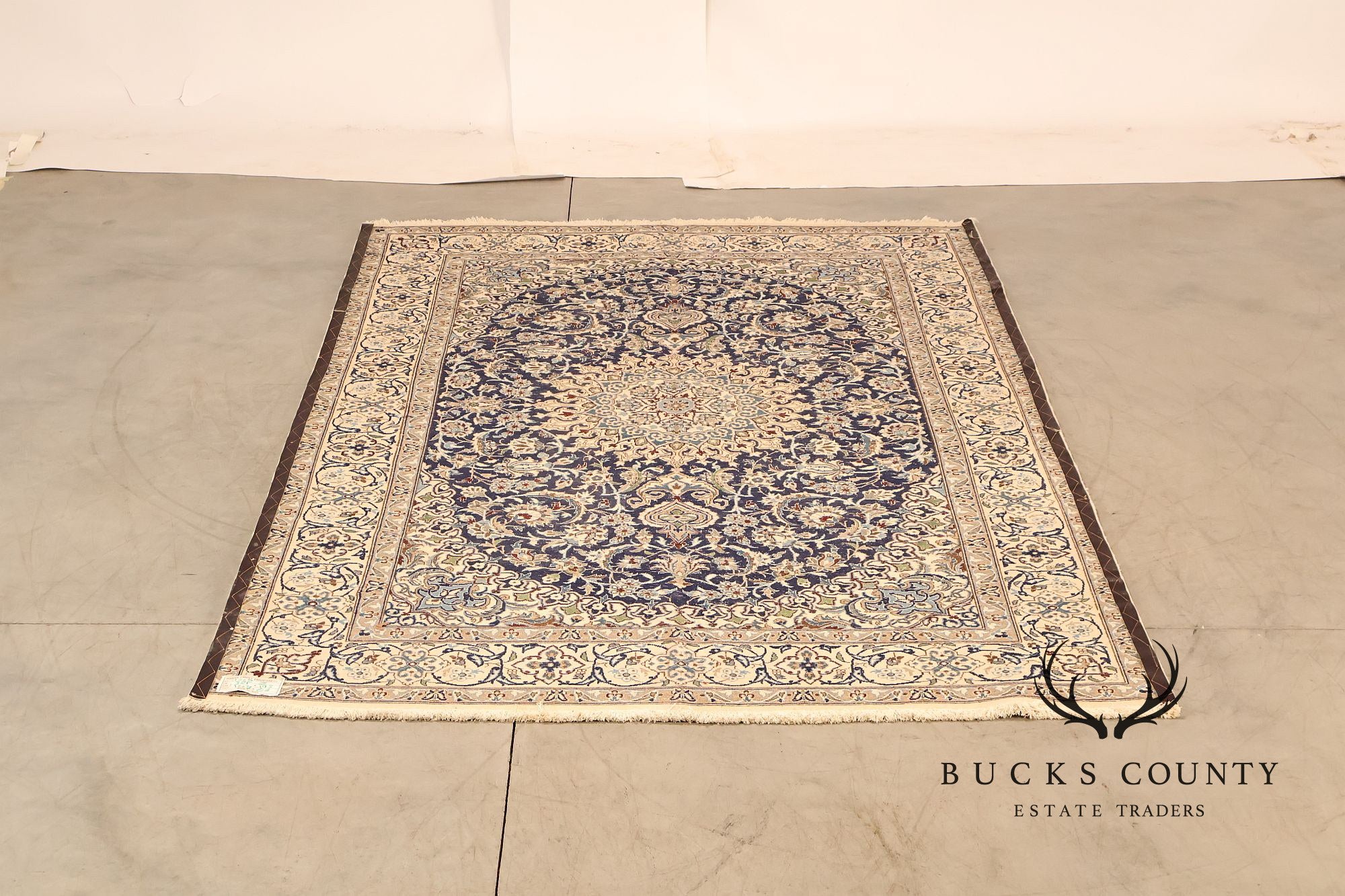Handwoven Wool Curvilinear Medallion 6.4' x 10.75' Rug
