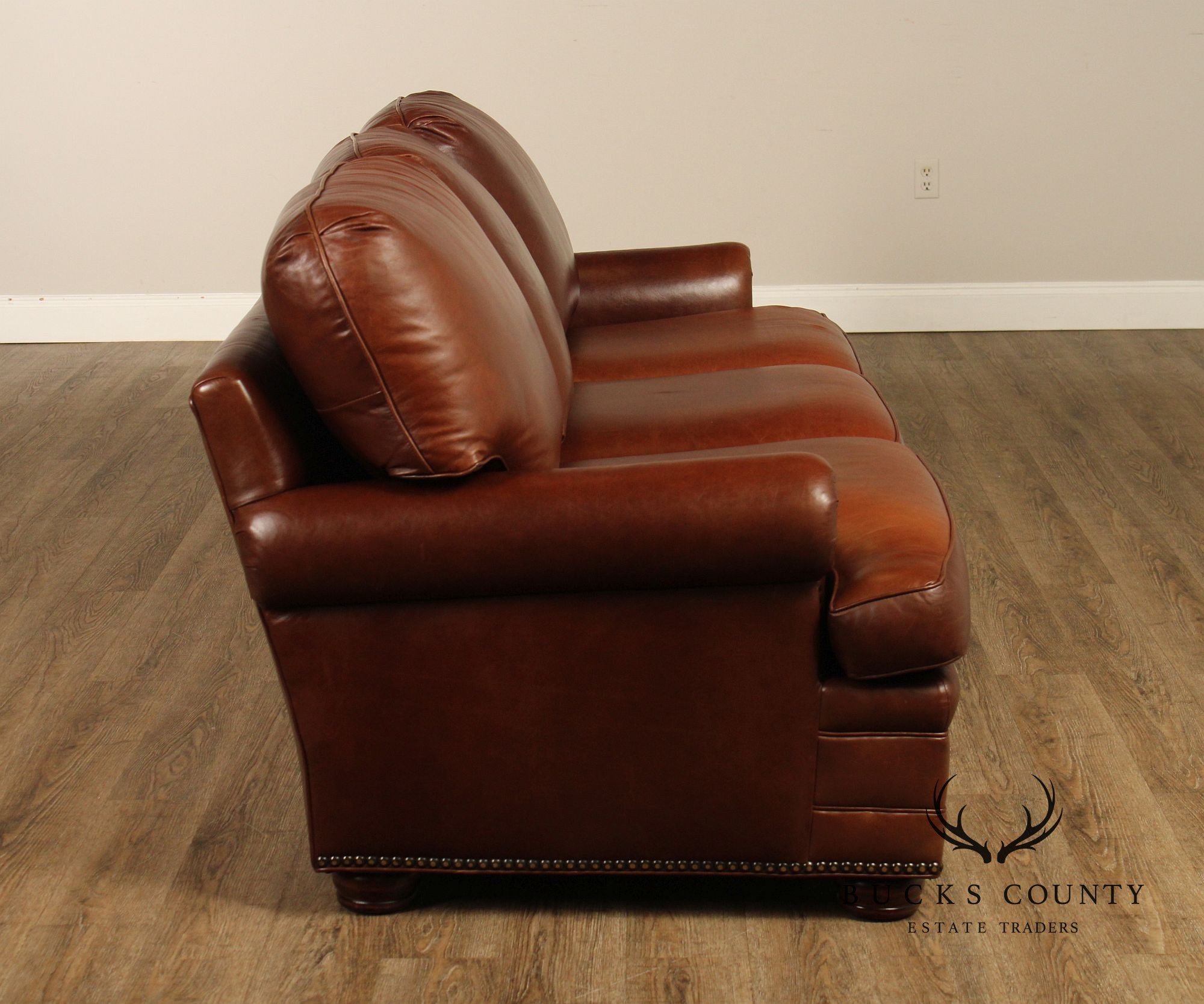 HANCOCK & MOORE ENGLISH TRADITIONAL STYLE BROWN LEATHER SOFA