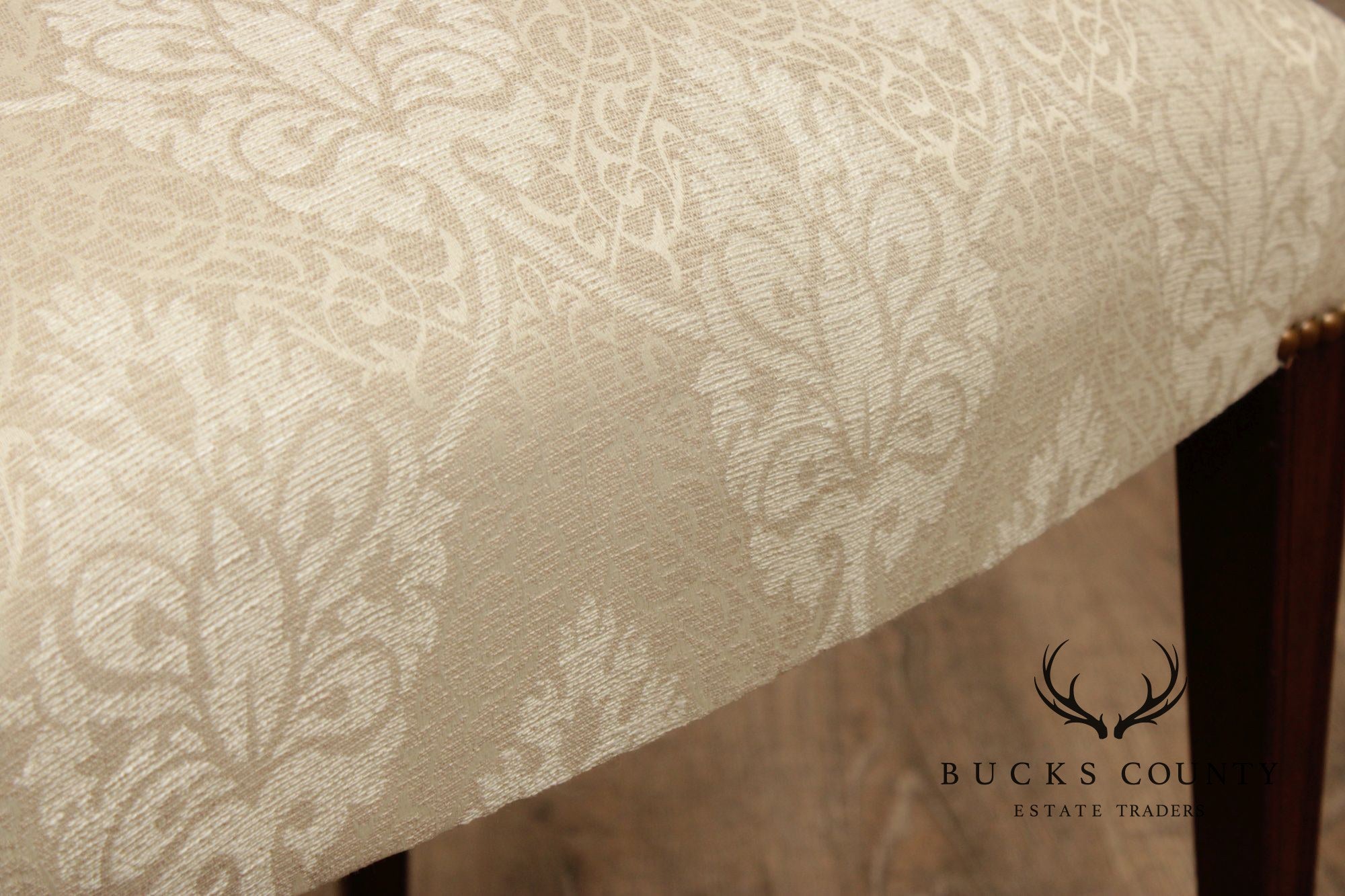 Hepplewhite Style Custom Quality Set Of Eight Carved Shield Back Dining Chairs