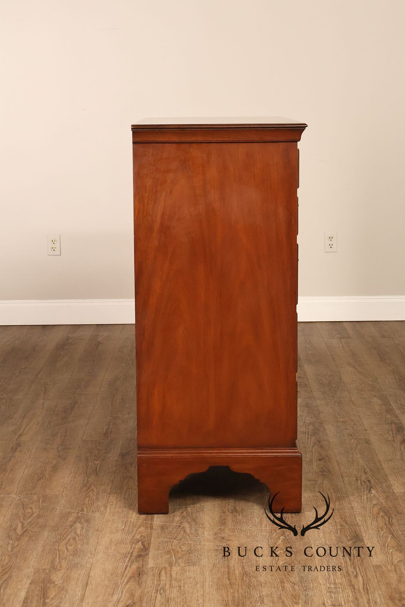 Kittinger Williamsburg Adaptation Georgian Style Mahogany Chest Of Drawers