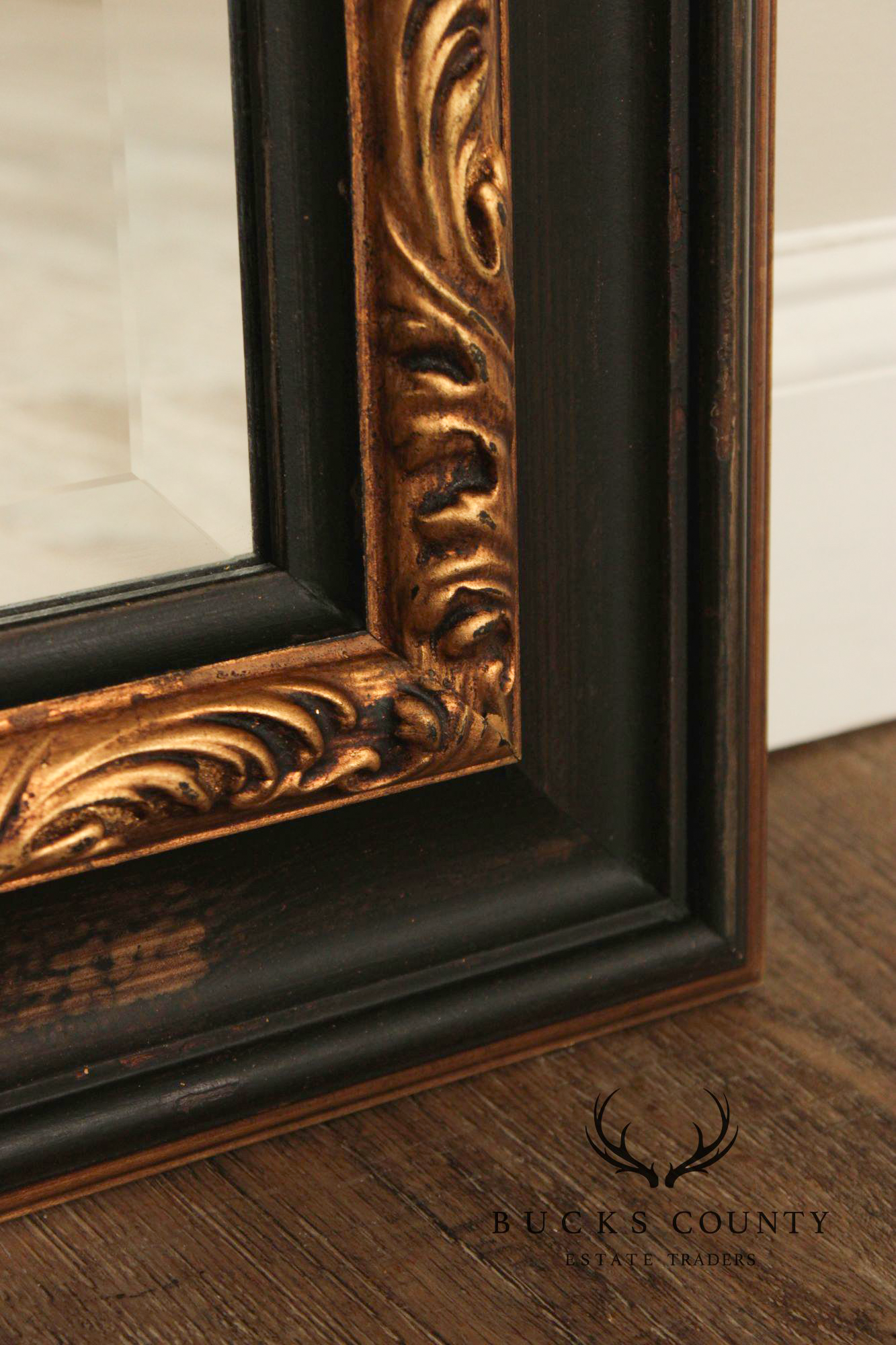Traditional Distress Painted Wall Mirror
