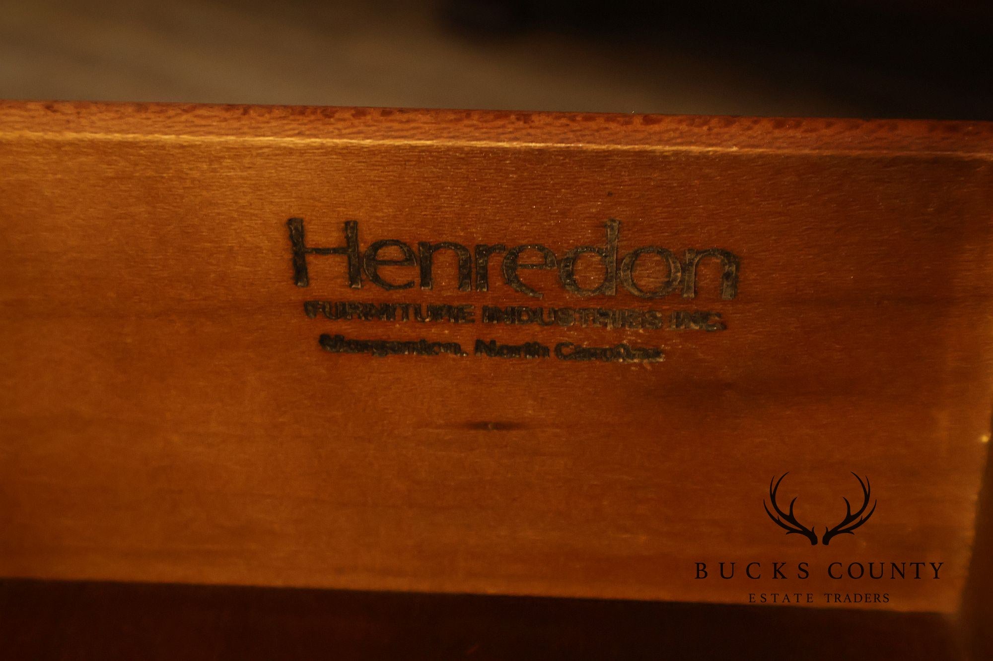 Henredon Chinese Chippendale Style Pair of Mahogany Bombe Chests