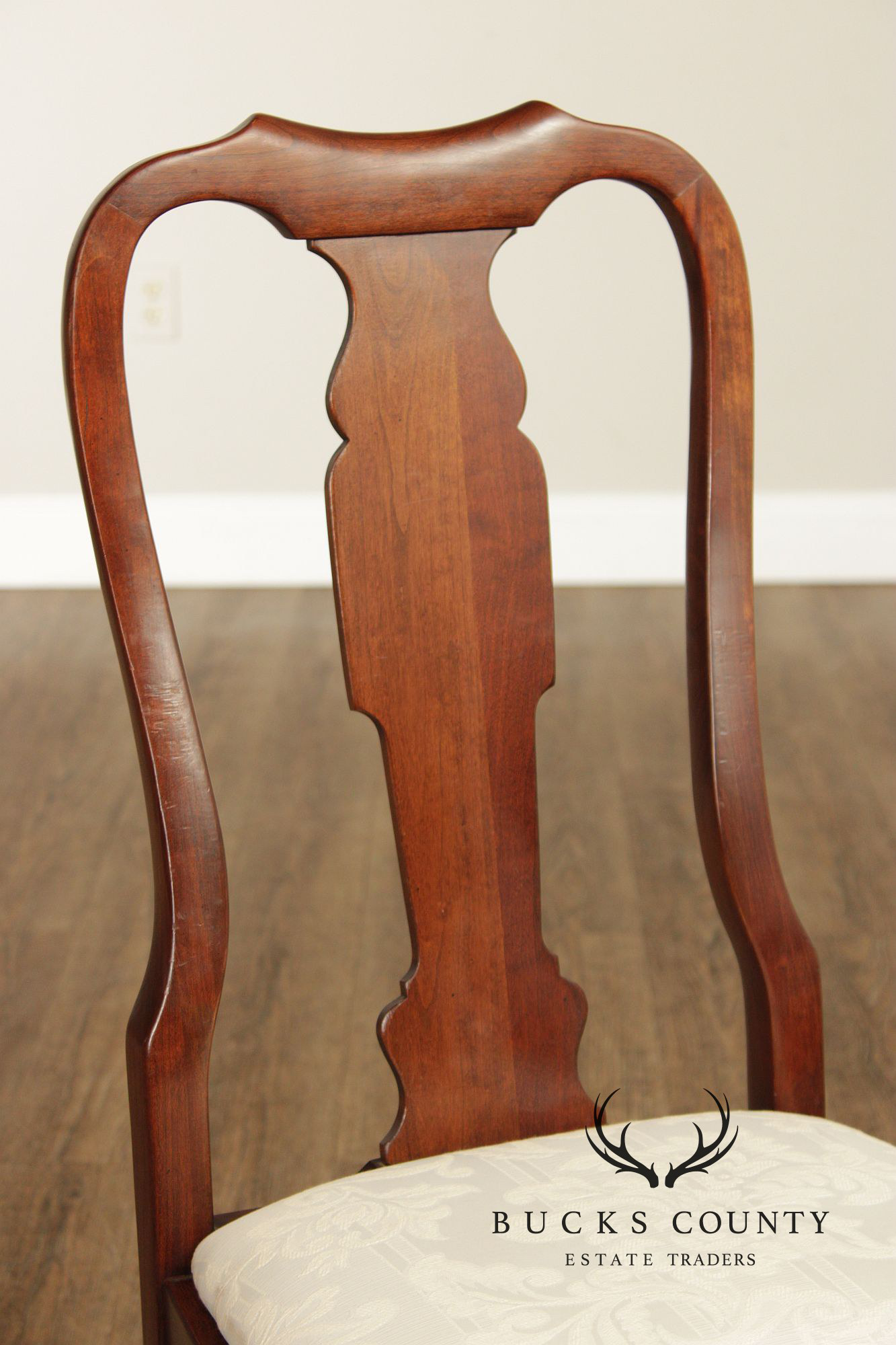 Pennsylvania House Queen Anne Style Set of Eight Cherry Dining Chairs