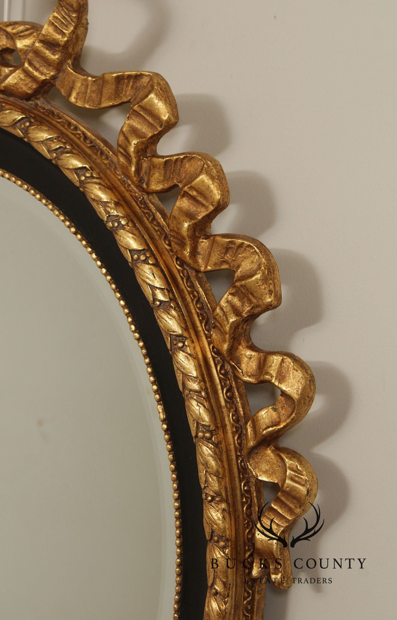 Friedman Brothers 'The Leonia' Giltwood Oval Wall Mirror