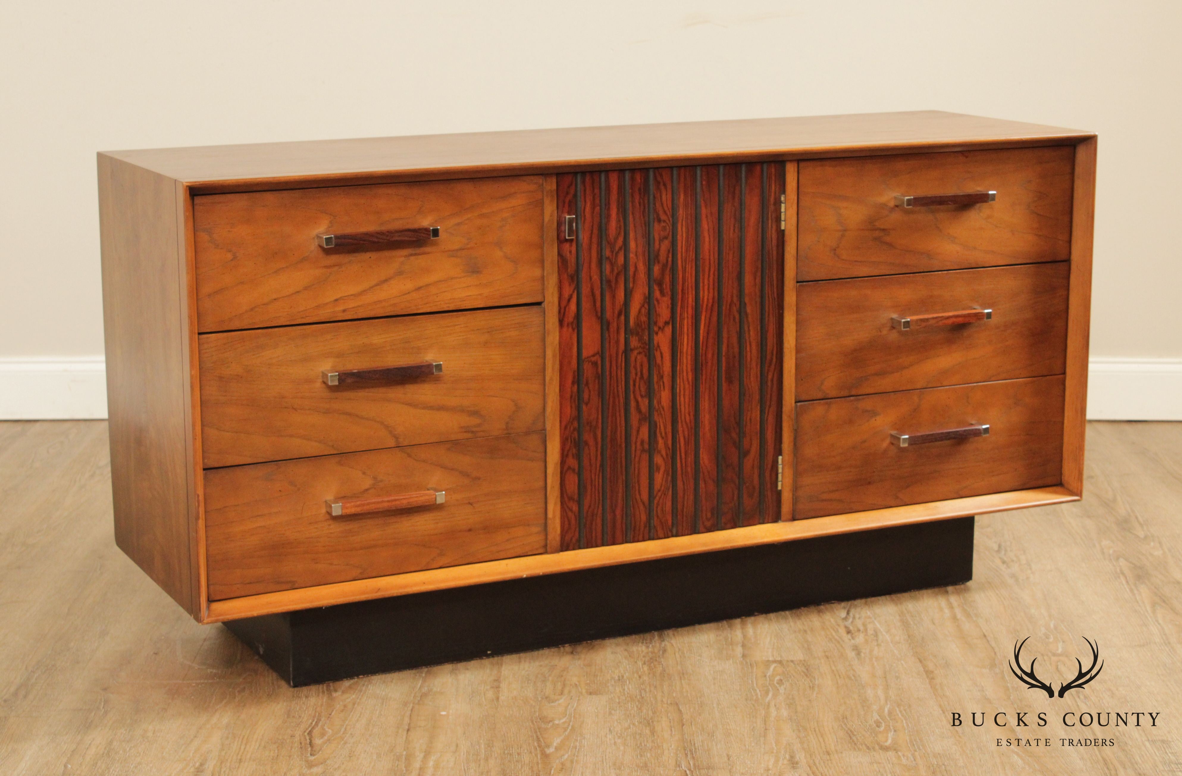 Lane Mid Century Modern Tower Suite Long Dresser
