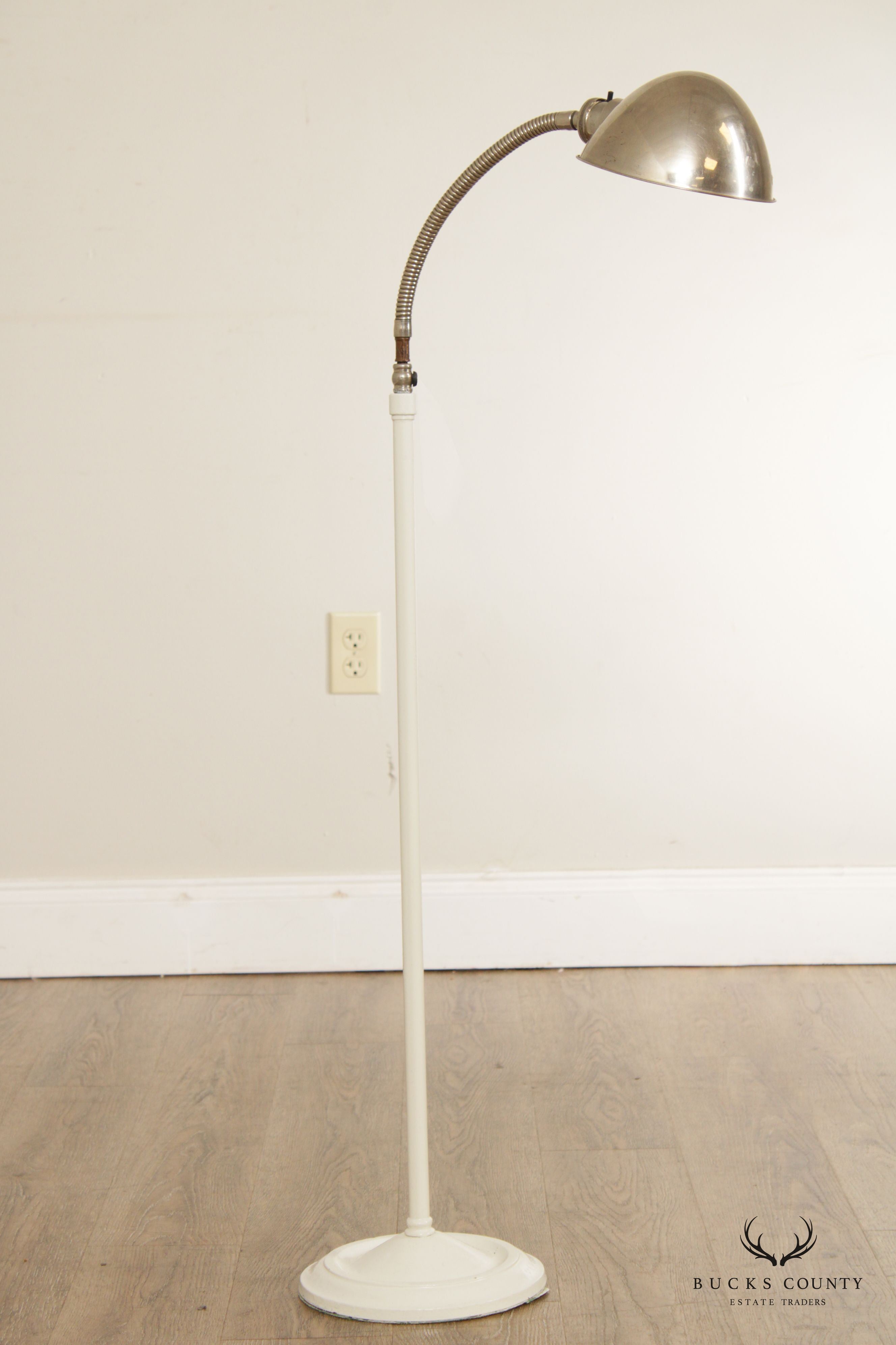 Vintage Modern Style Gooseneck Adjustable Floor Lamp