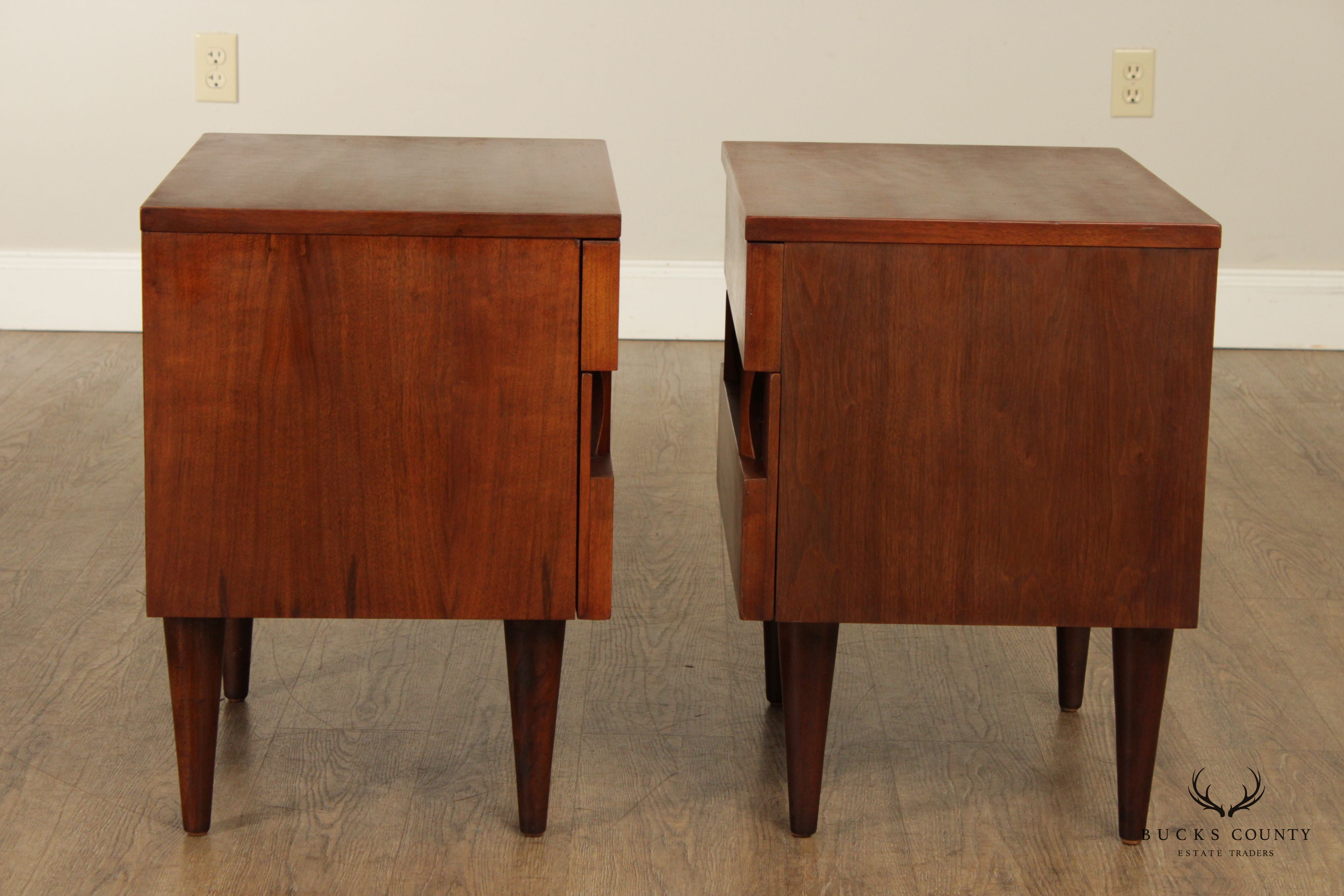 American of Martinsville Mid Century Modern Pair Walnut Nightstands