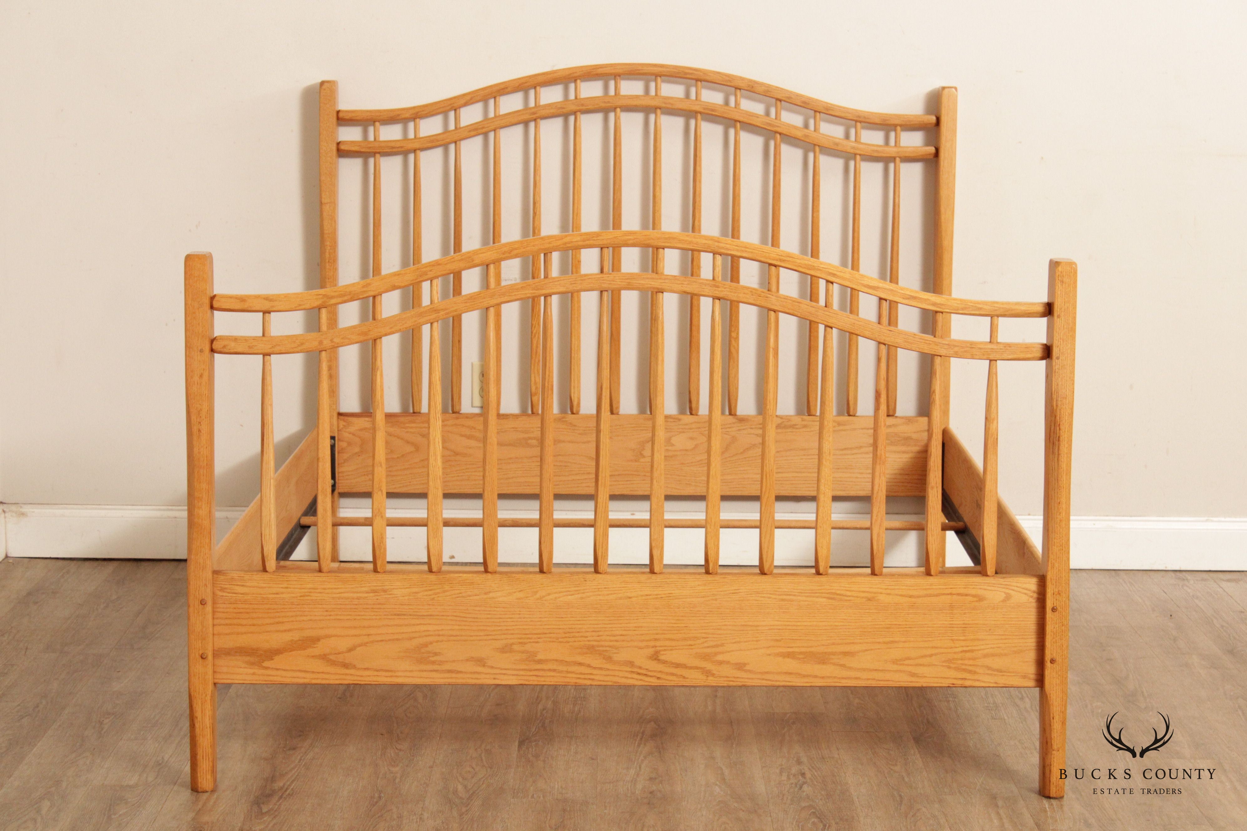 Hunt Country Furniture Windsor Style Oak Queen Size Bed