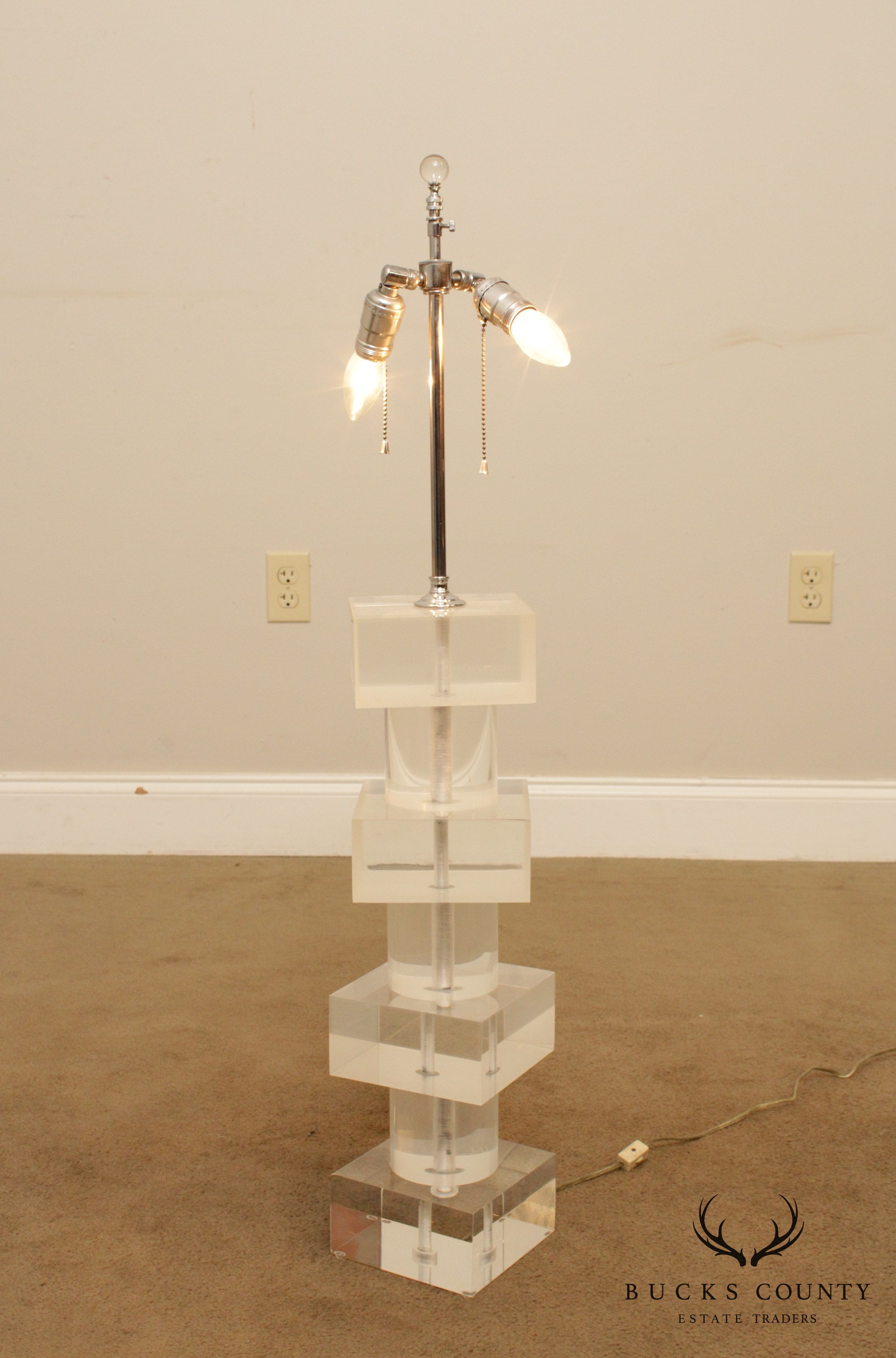 Vintage Modernist Stacked Lucite Table Lamp