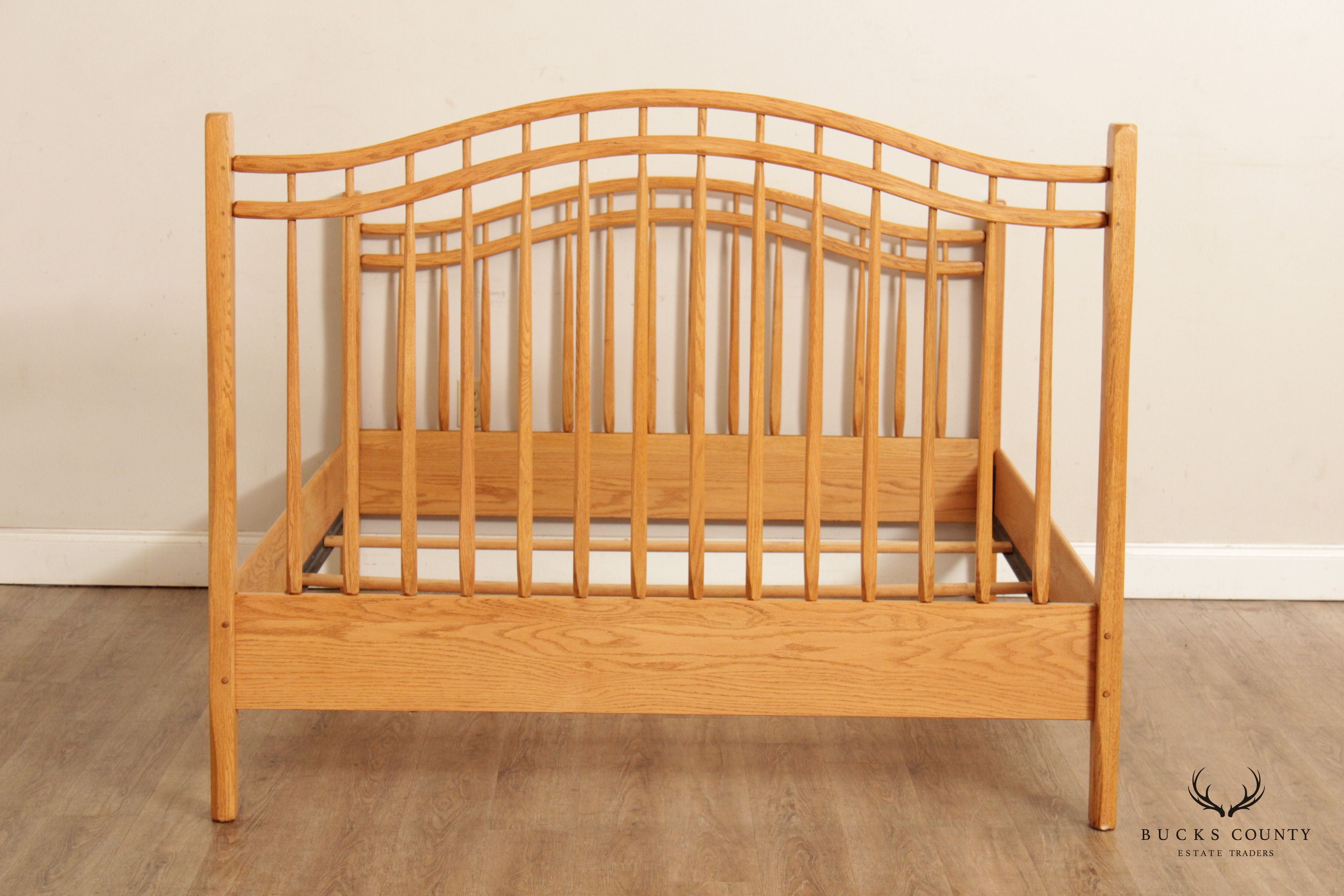Hunt Country Furniture Windsor Style Oak Queen Size Bed