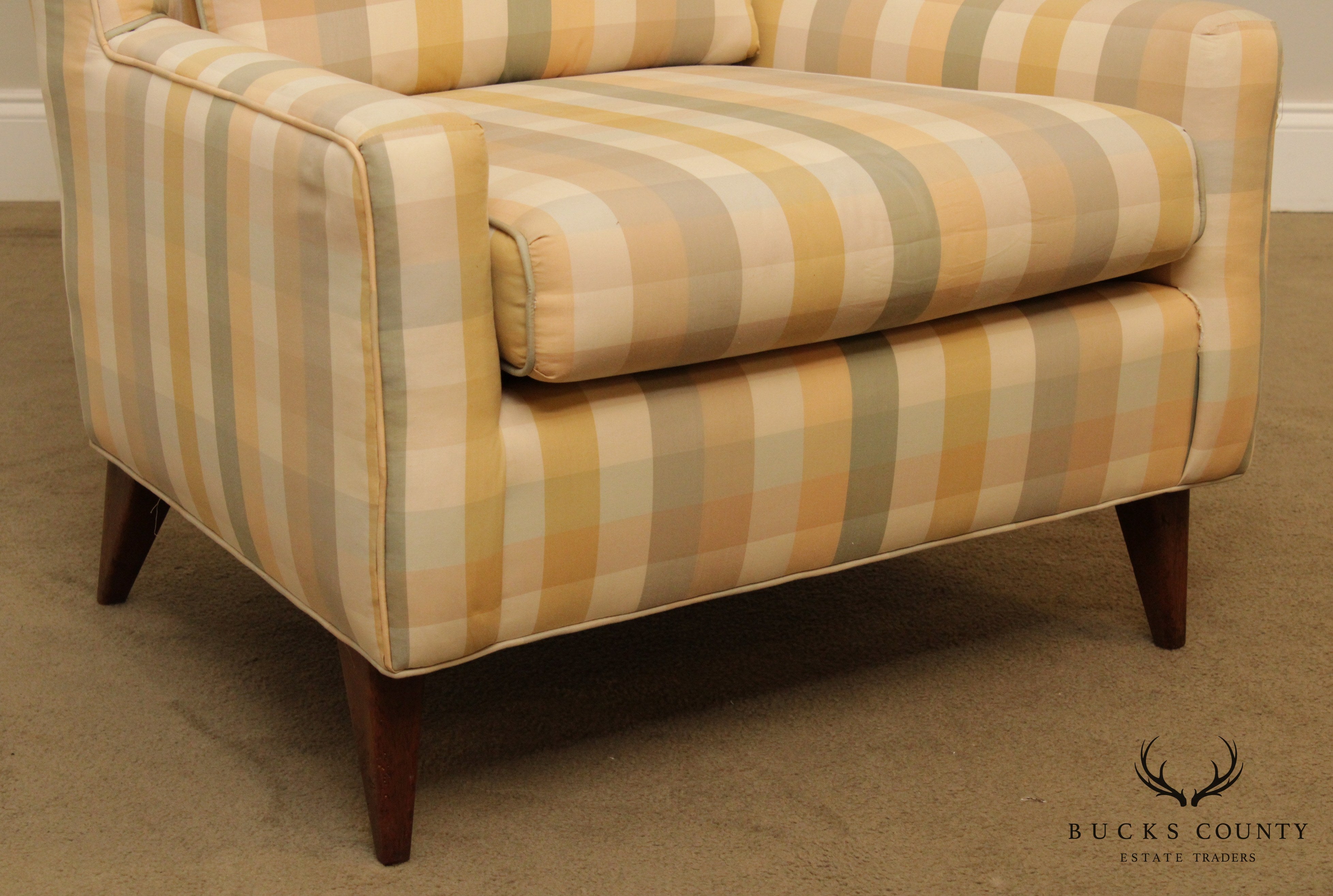 Mid Century Modern Lounge Chair