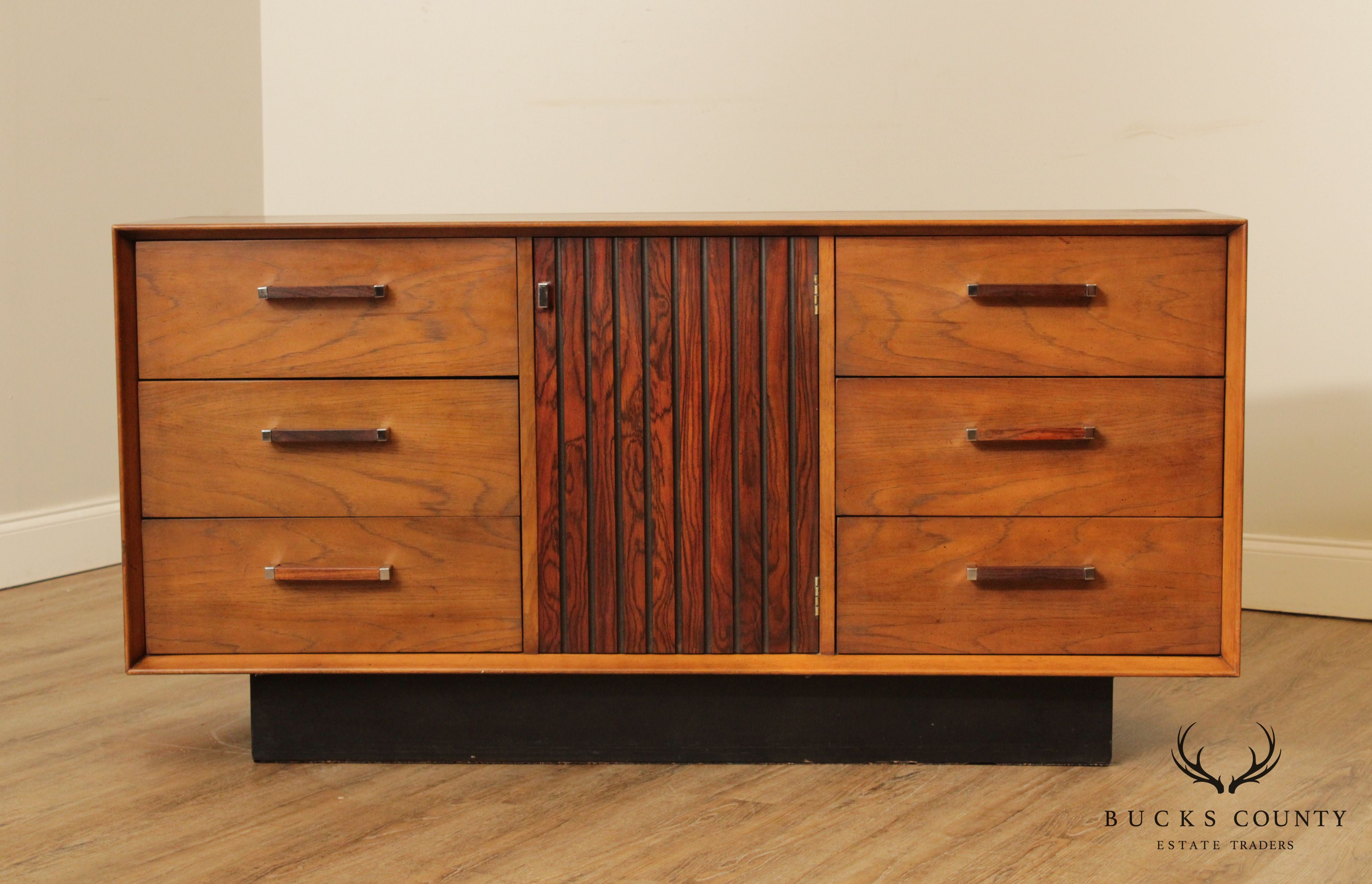 Lane Mid Century Modern Tower Suite Long Dresser