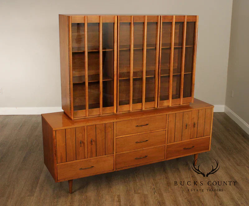 Why Mid-Century Modern Furniture Is a Strong Memorial Day Investment