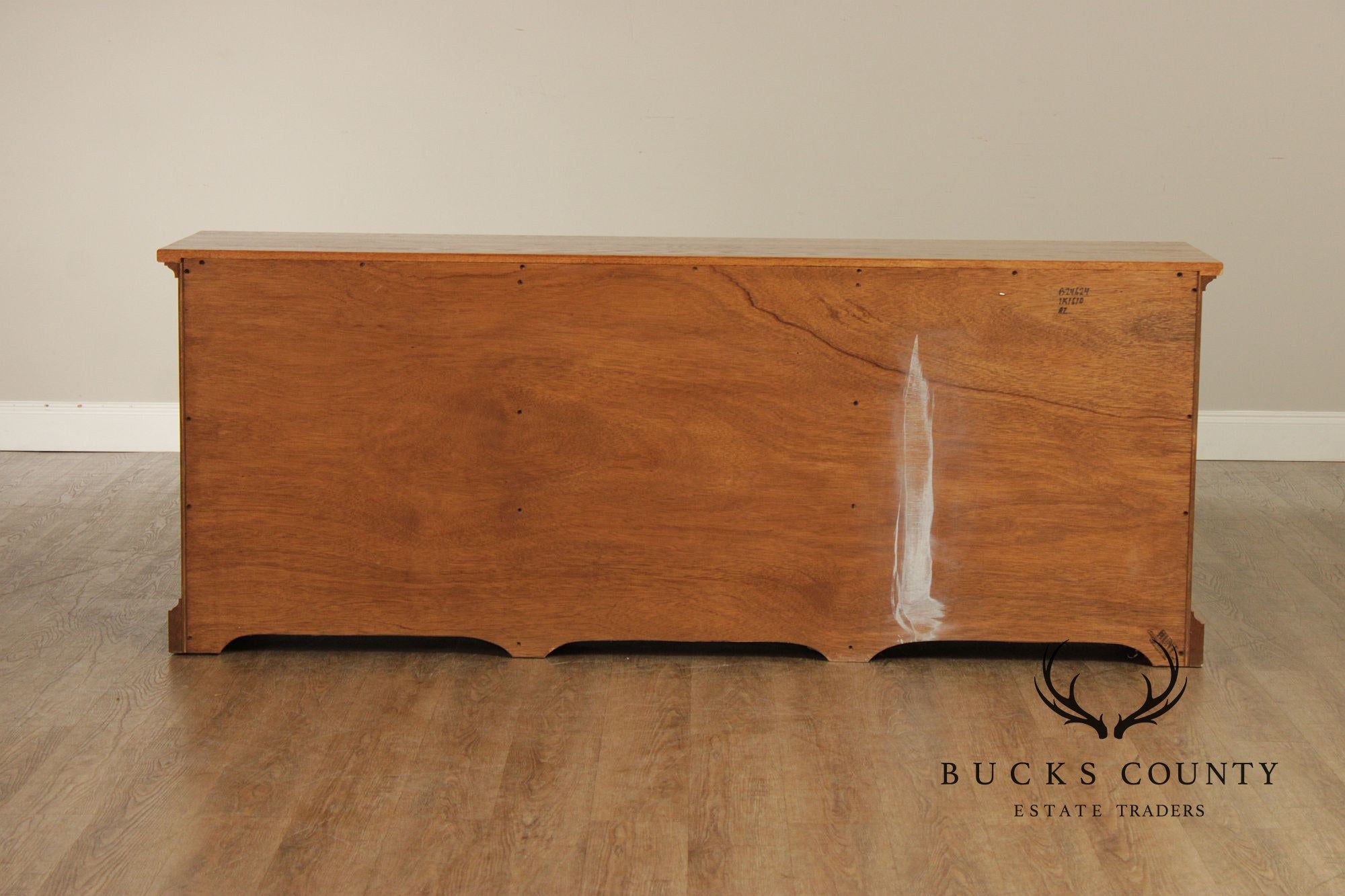 Hunt Country Furniture Country Style Oak Nine-Drawer Dresser