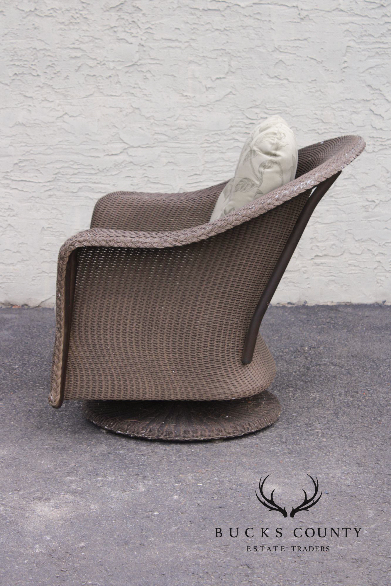 Lloyd Loom Outdoor Swivel Rocking Wicker Lounge Chair