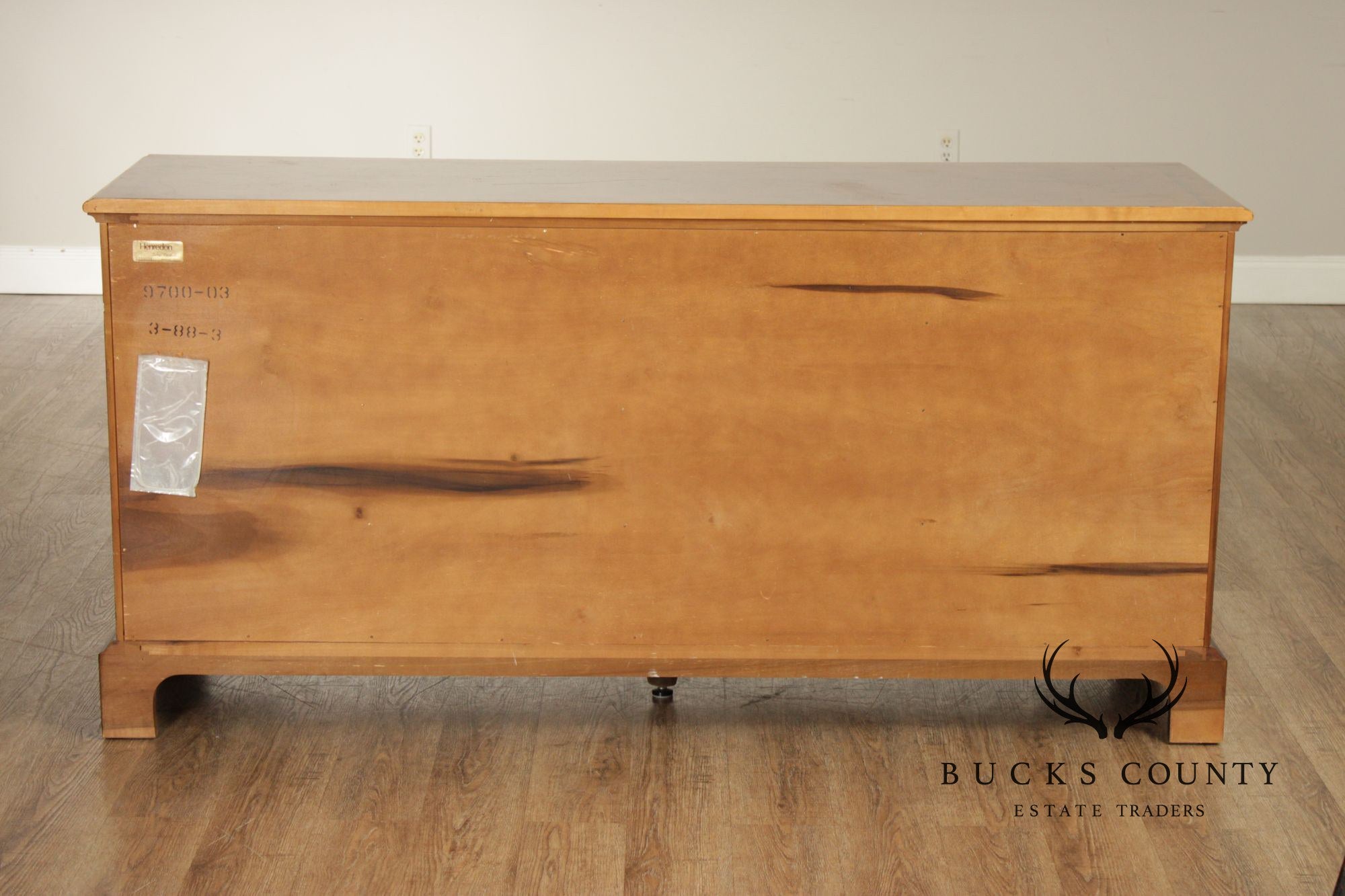 Henredon Aston Court Georgian Style Burled Mahogany Ten Drawer Dresser