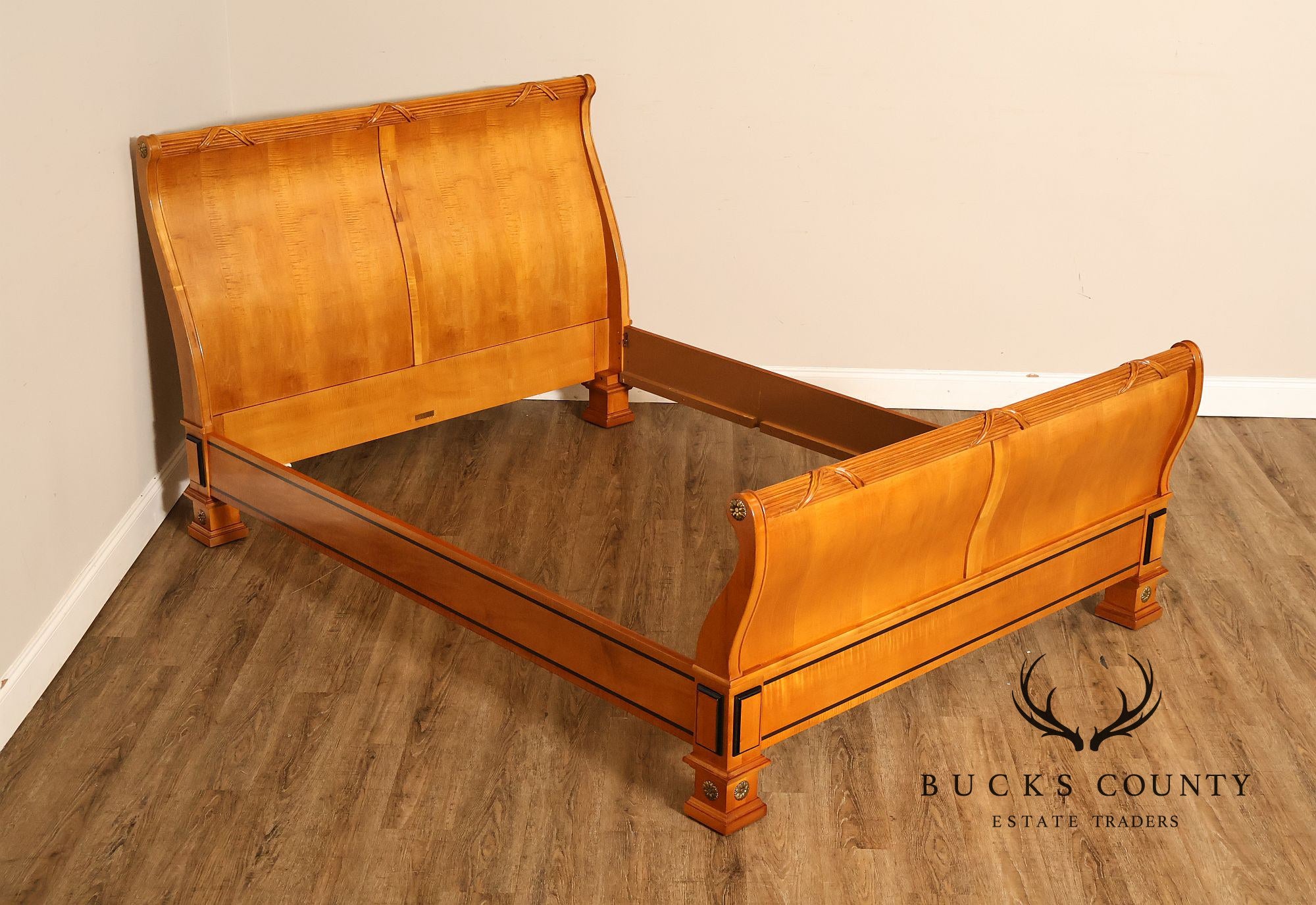 Thomasville Grand Classics Collection Empire Style  Queen Sleigh Bed