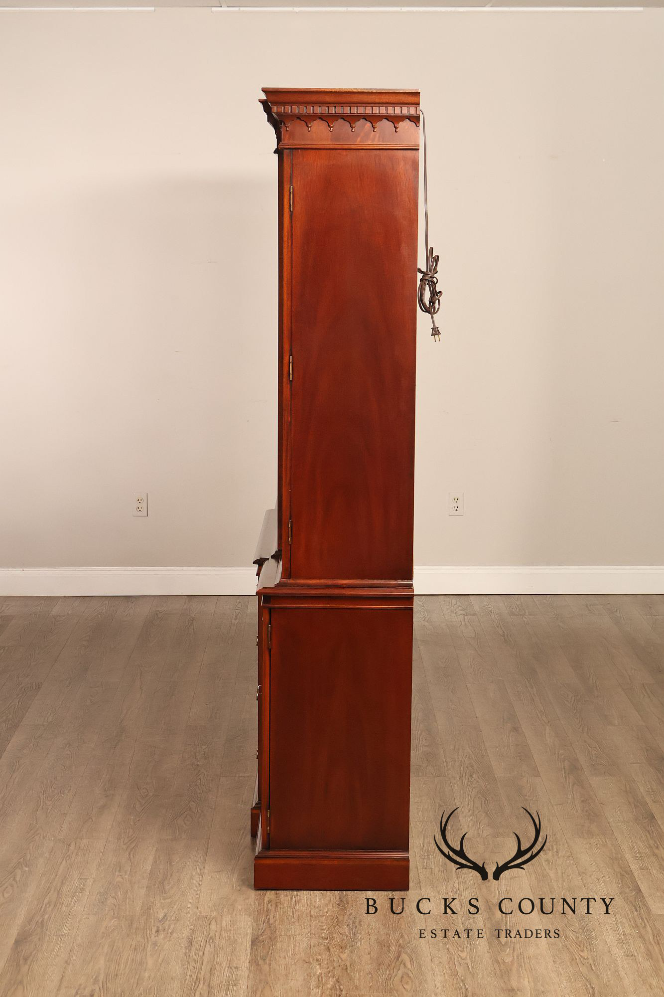 Hickory Chair Banded Mahogany Breakfront China Cabinet