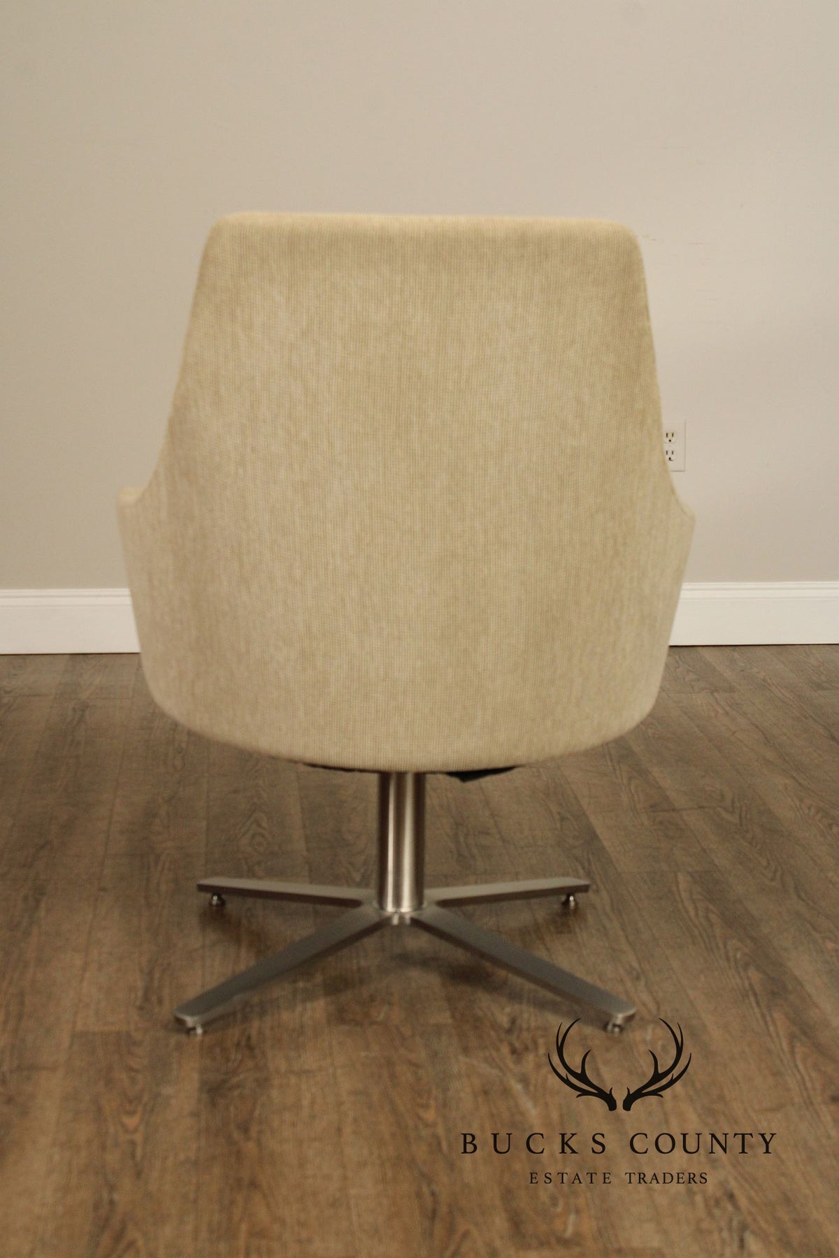 Cumberland Furniture Co. Mid Century Modern Style Pair of Lounge Chairs
