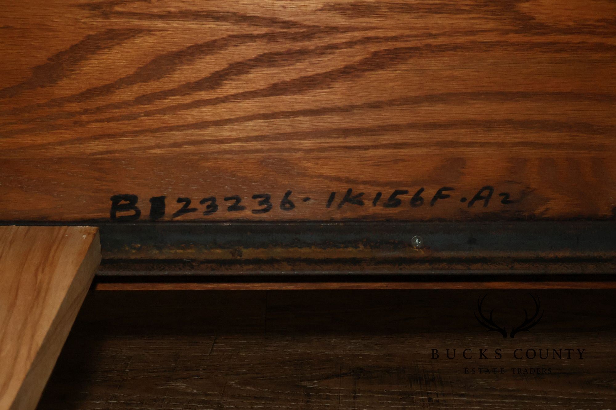 Hunt Country Furniture Windsor Style Oak King Size Bed