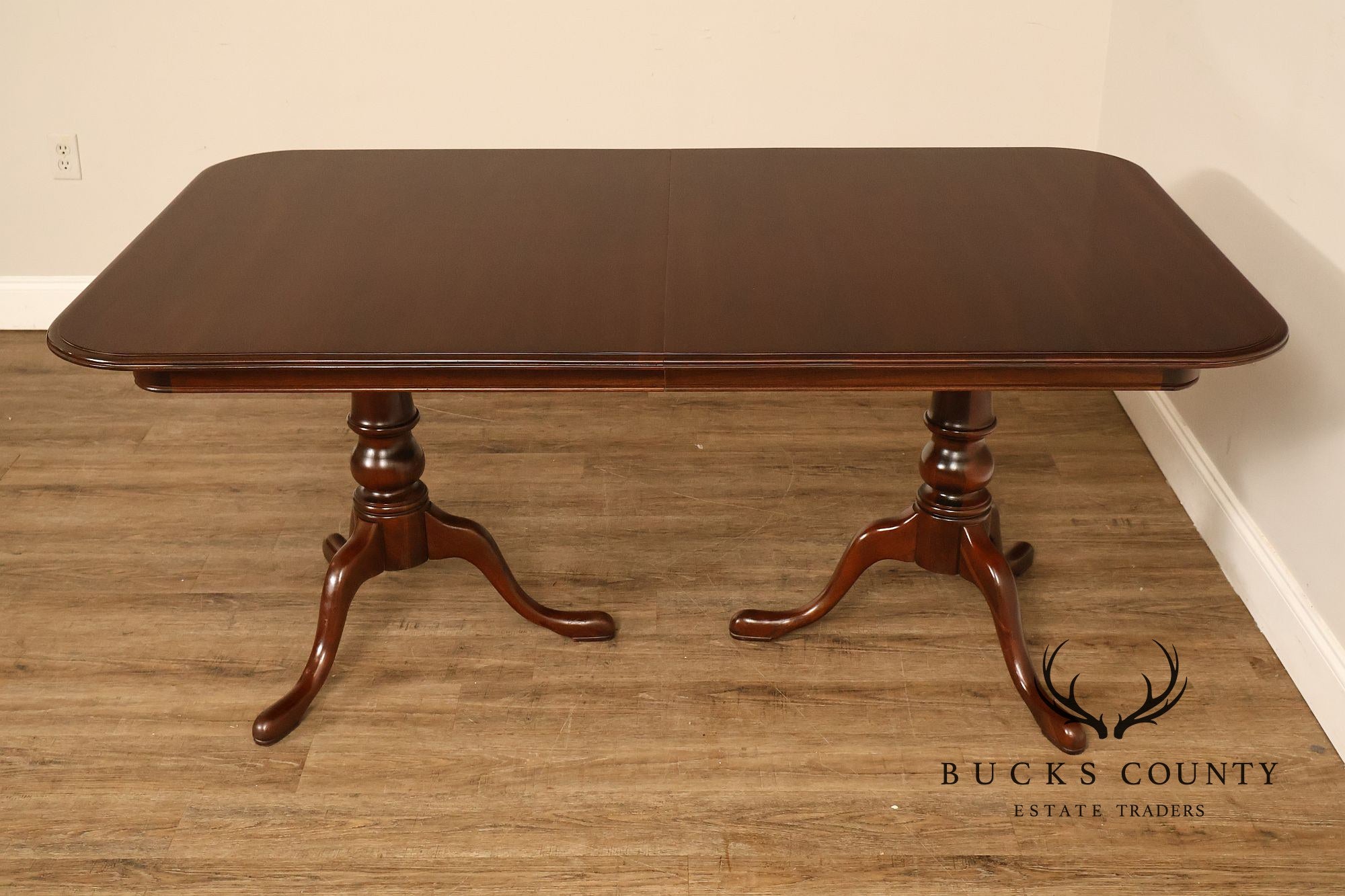 Ethan Allen Georgian Court Queen Anne Style Double Pedestal Cherry Dining Table