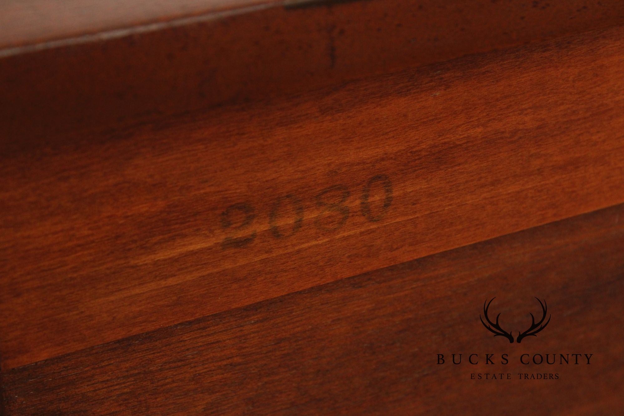 Biggs Hepplewhite Style Mahogany Chest of Drawers