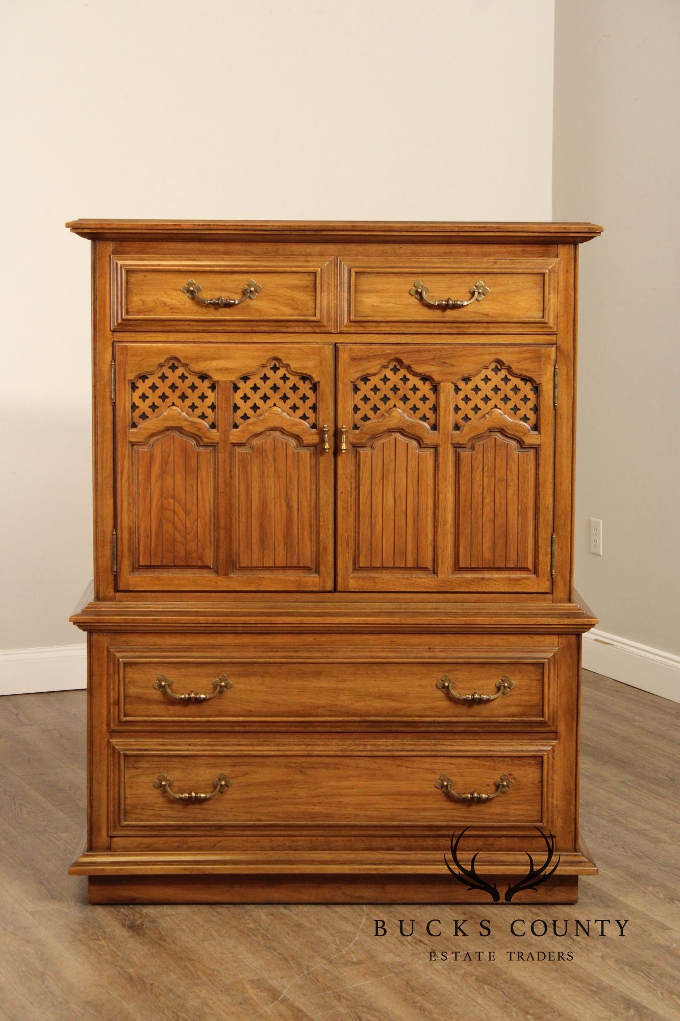Thomasville Vintage Mediterranean Style Gentlemans Tall Chest