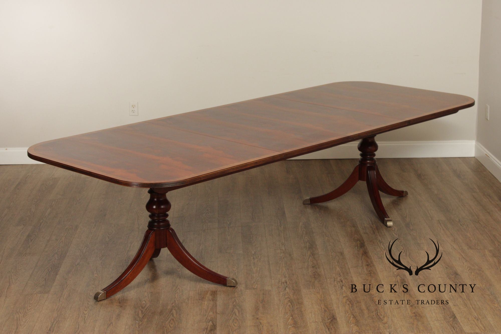 Ethan Allen Newport Collection Mahogany Abbott Dining Table