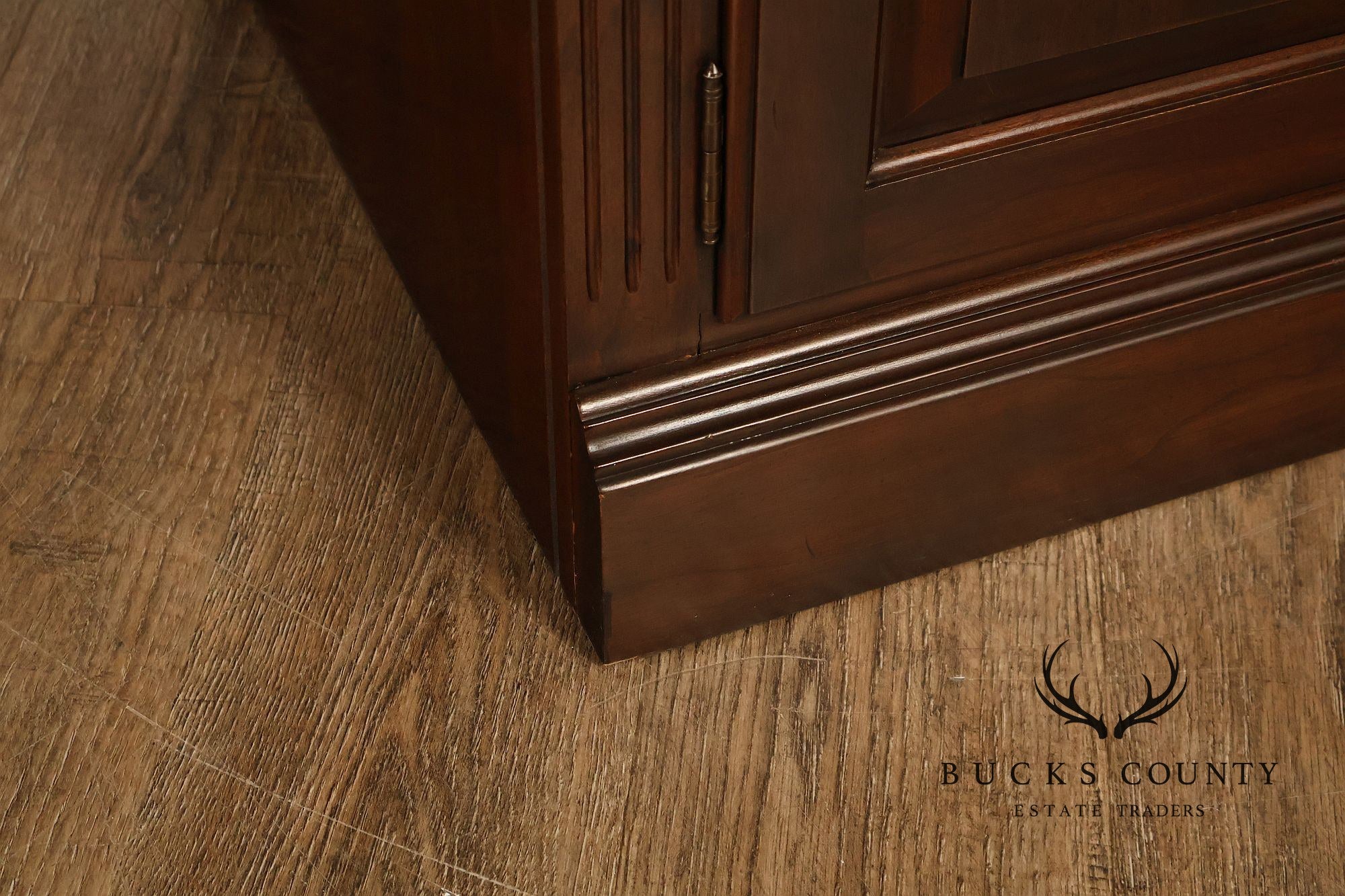 Ethan Allen Georgian Court Collection Traditional Entertainment Armoire Cabinet