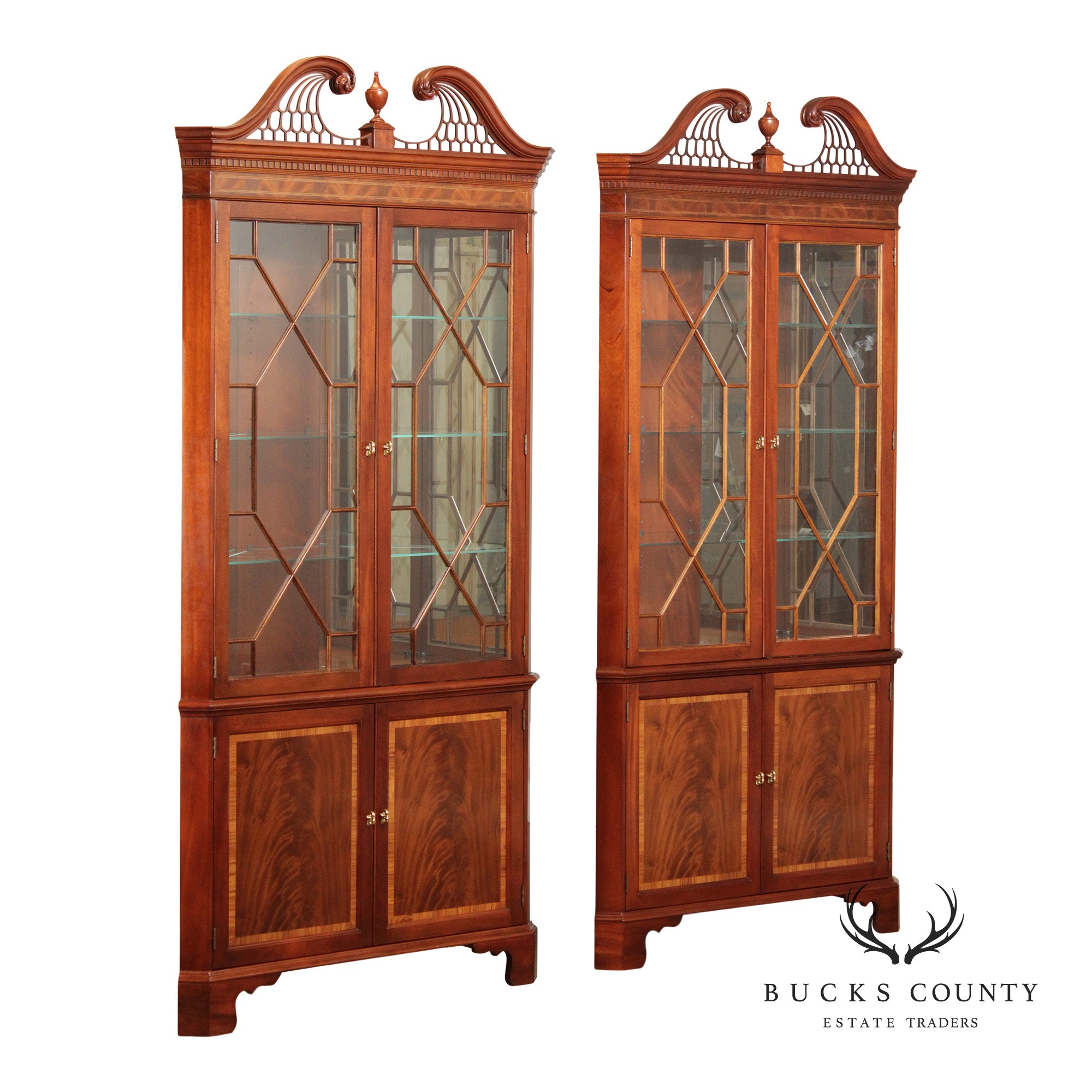 Stickley Georgian Style Pair of Mahogany Corner Cabinets