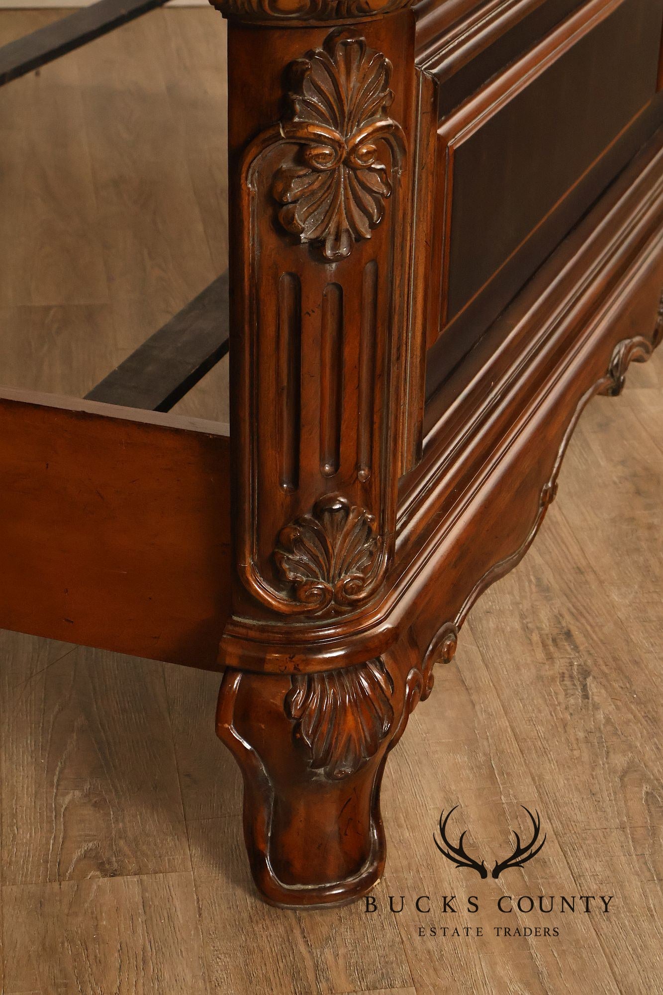 Pulaski Furniture 'St. Raphael' King Poster Bed