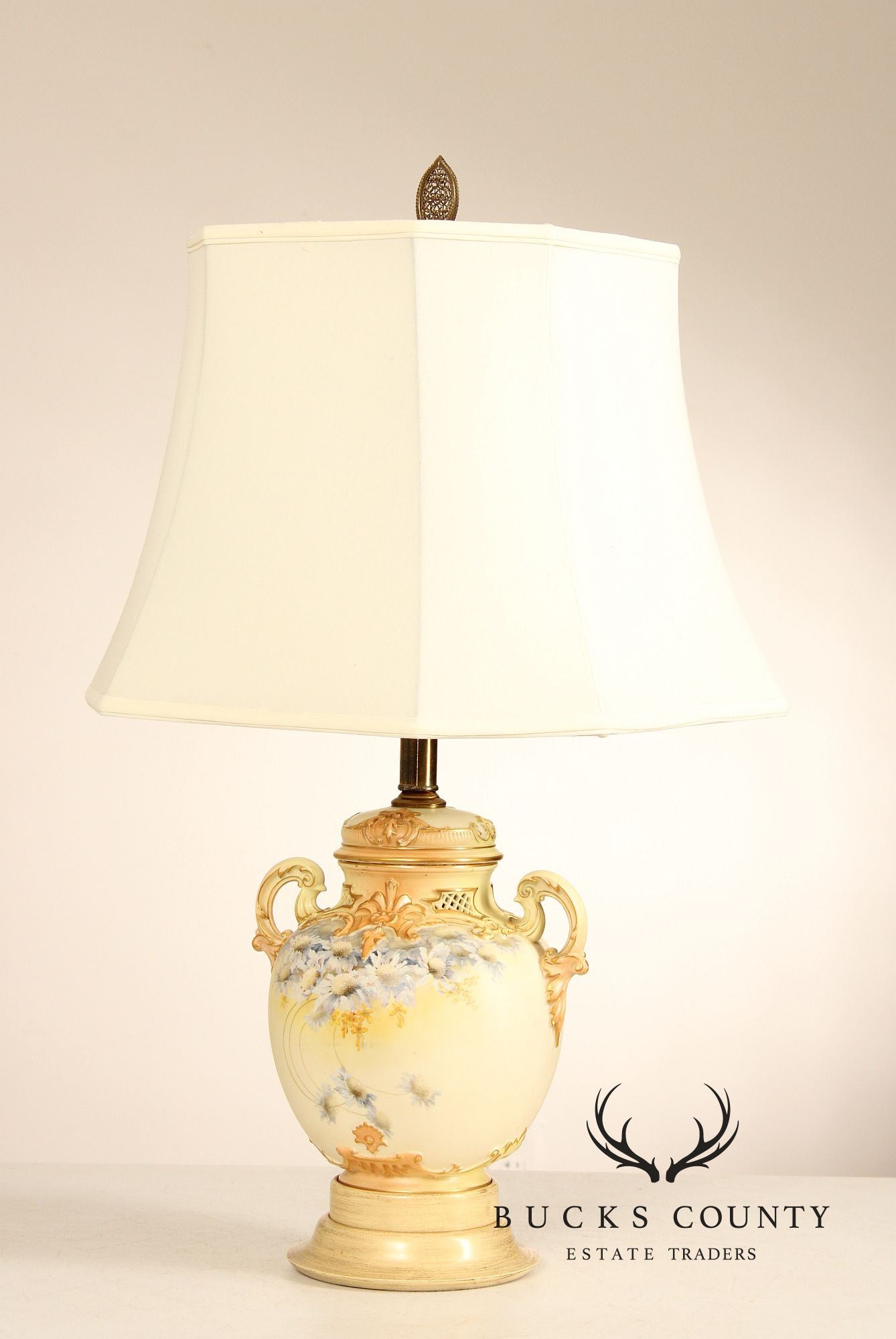 Royal Worcester Porcelain Potpourri Jar Table Lamp