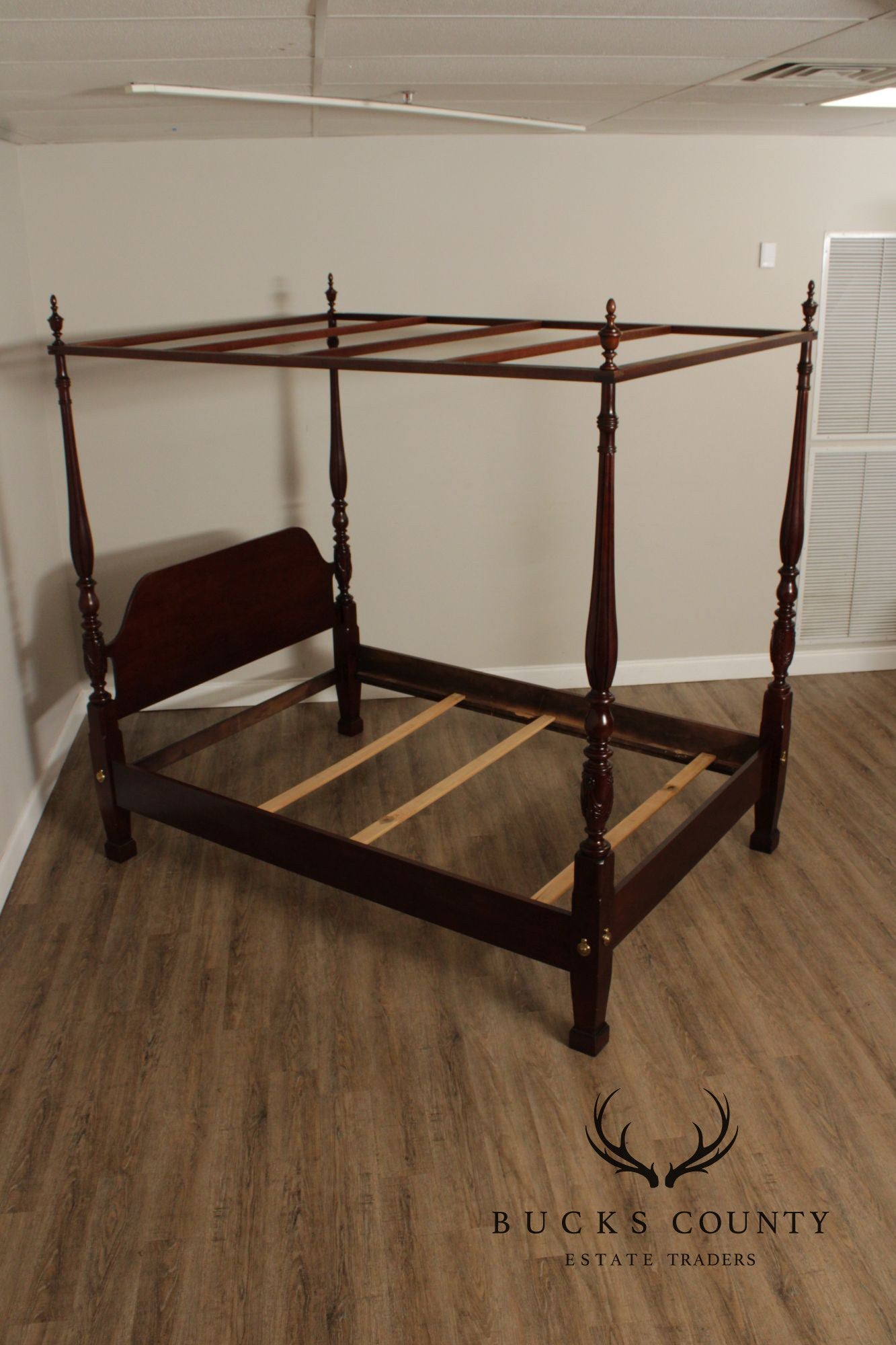 Thomasville 'Collectors Cherry' Queen Size Poster Bed