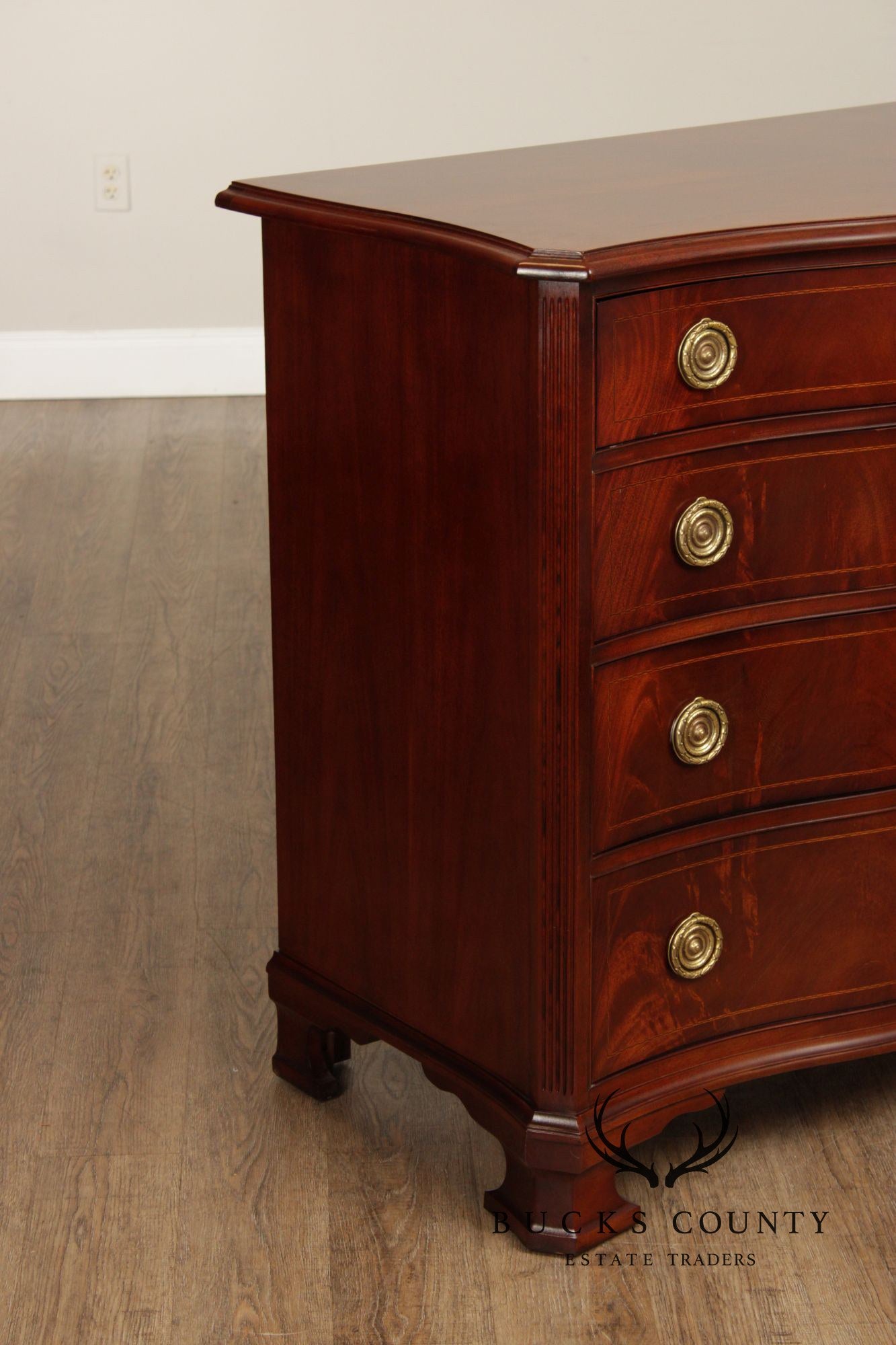 Hickory Chair 'Mount Vernon' Mahogany Serpentine Chest Of Drawers